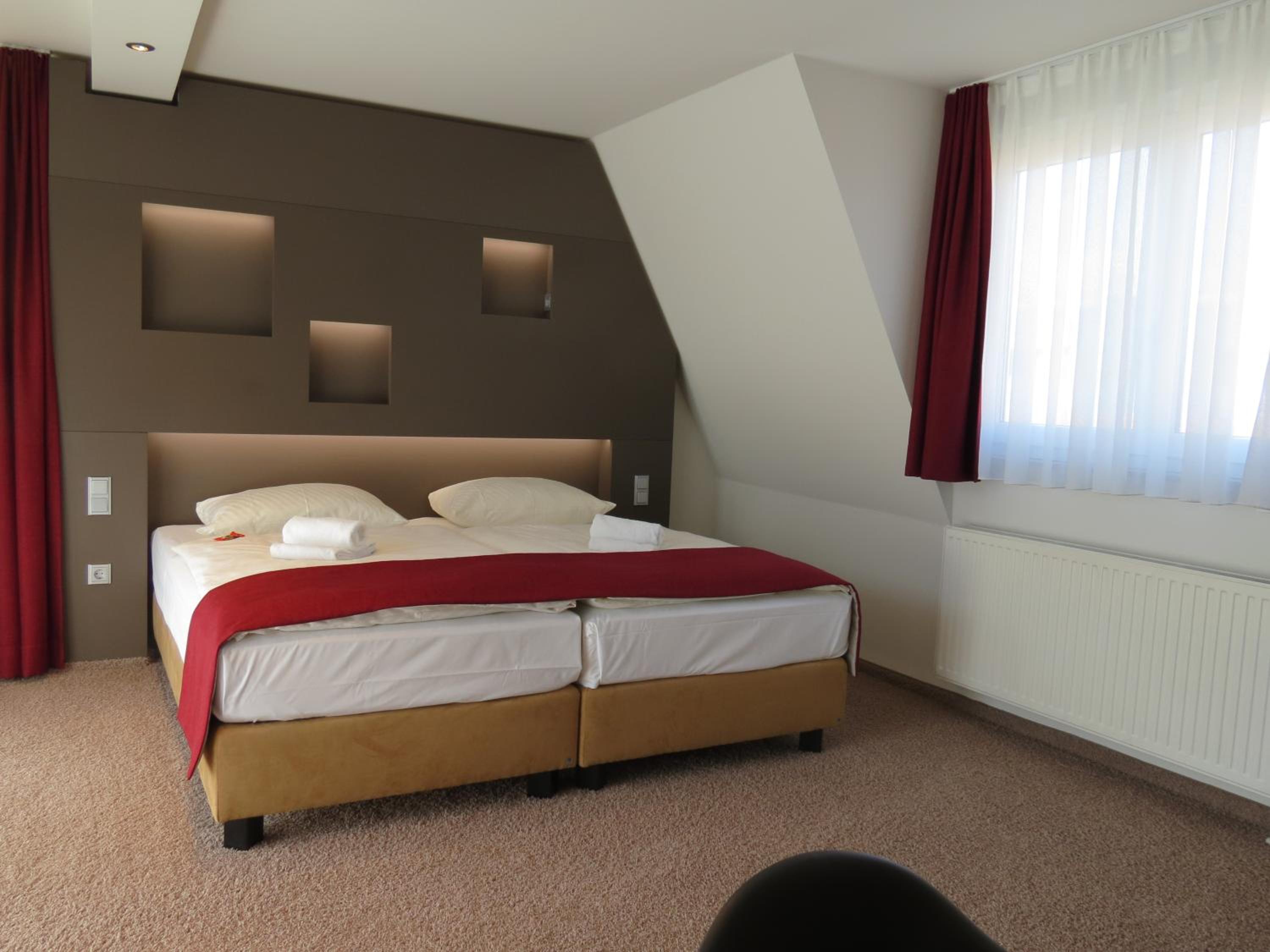 Double Room - Photo 6