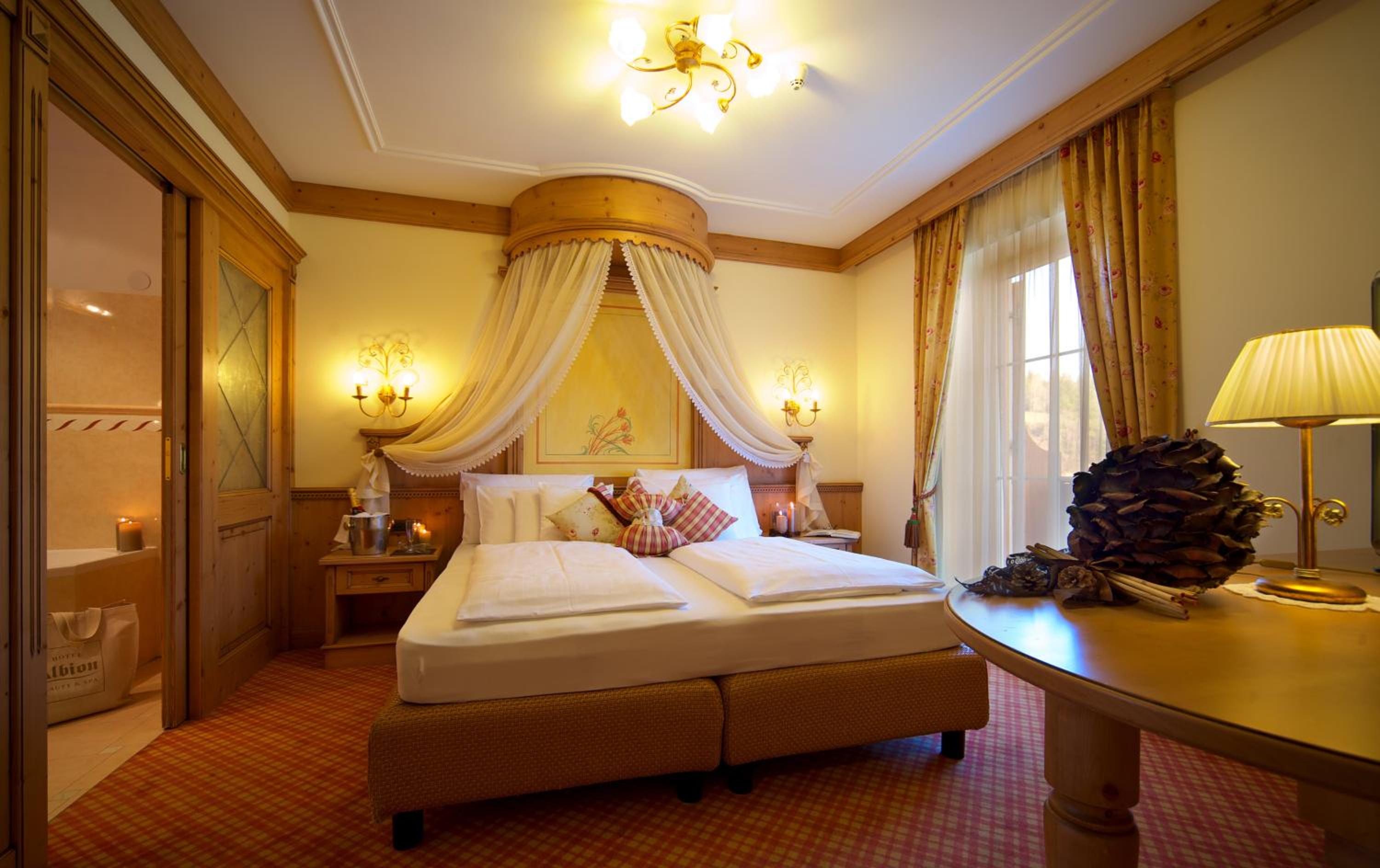 Suite with Balcony photo 3