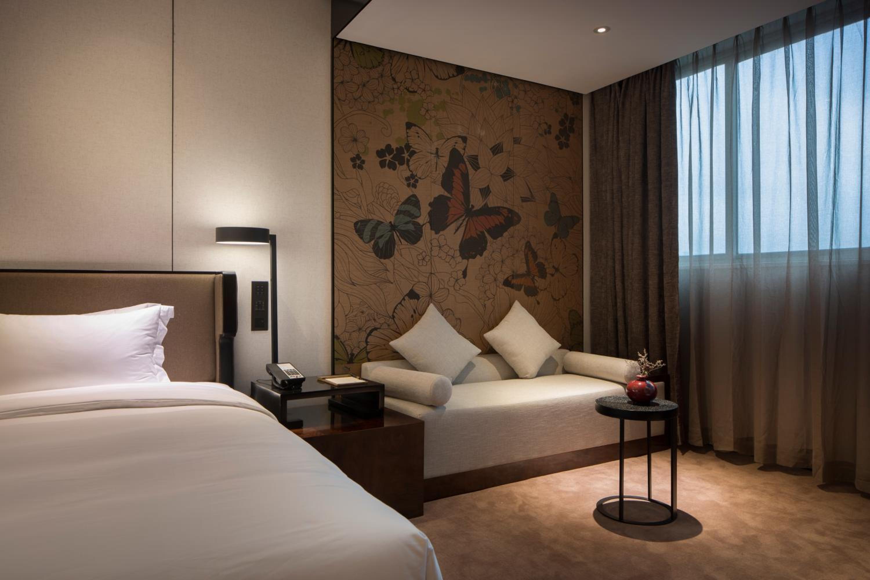 Premium King Room - Photo 1