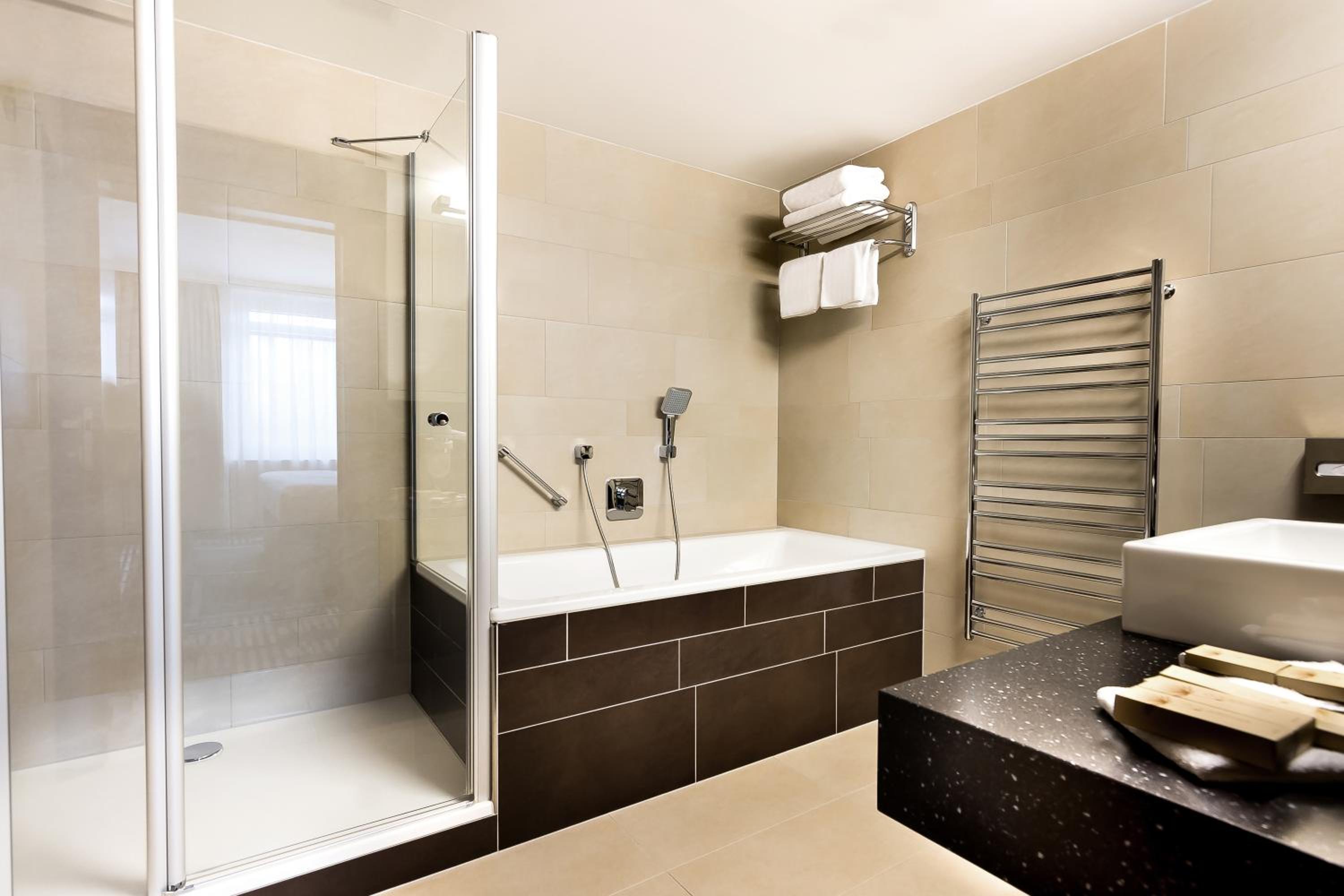 Executive Suite with King bed photo 2