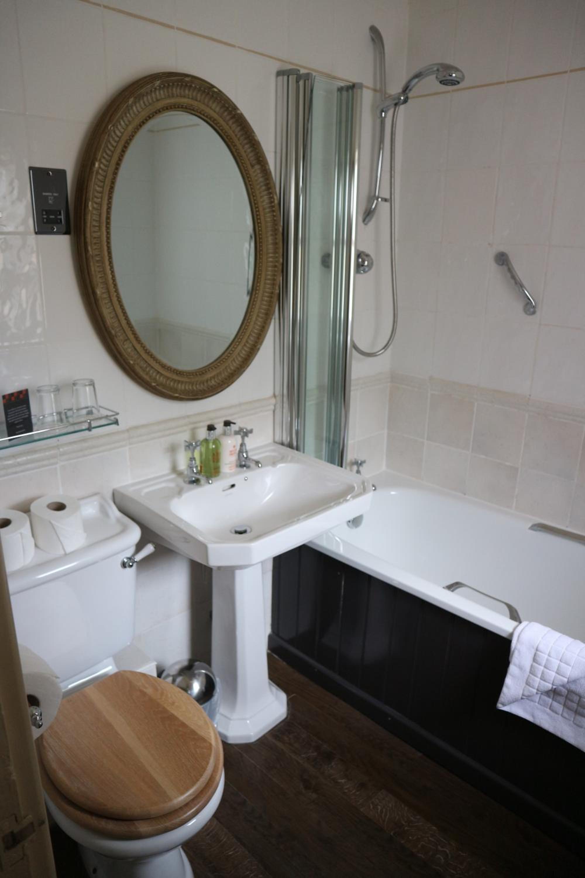 Large Double Room photo 3