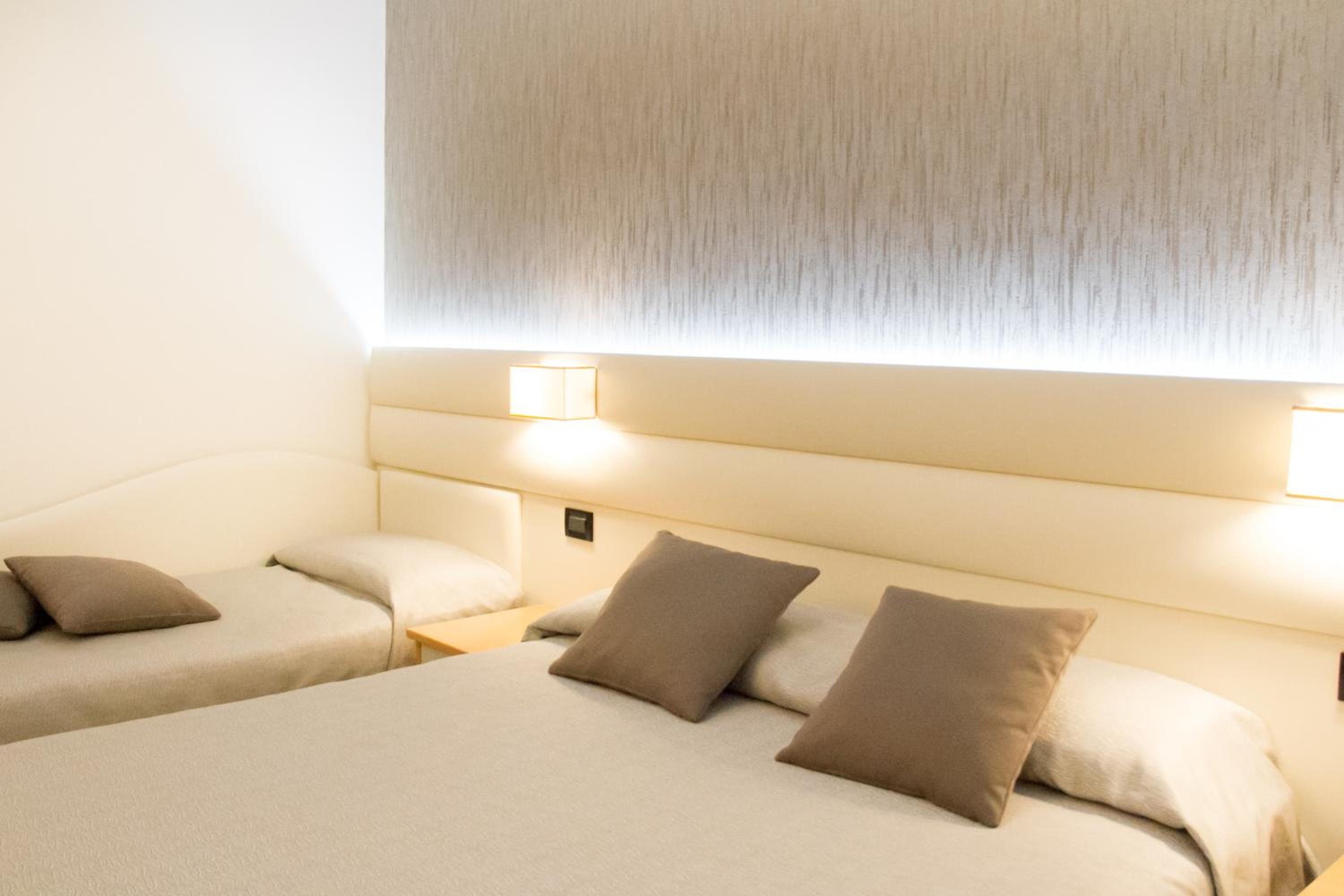 Dreibettzimmer mit Balkon