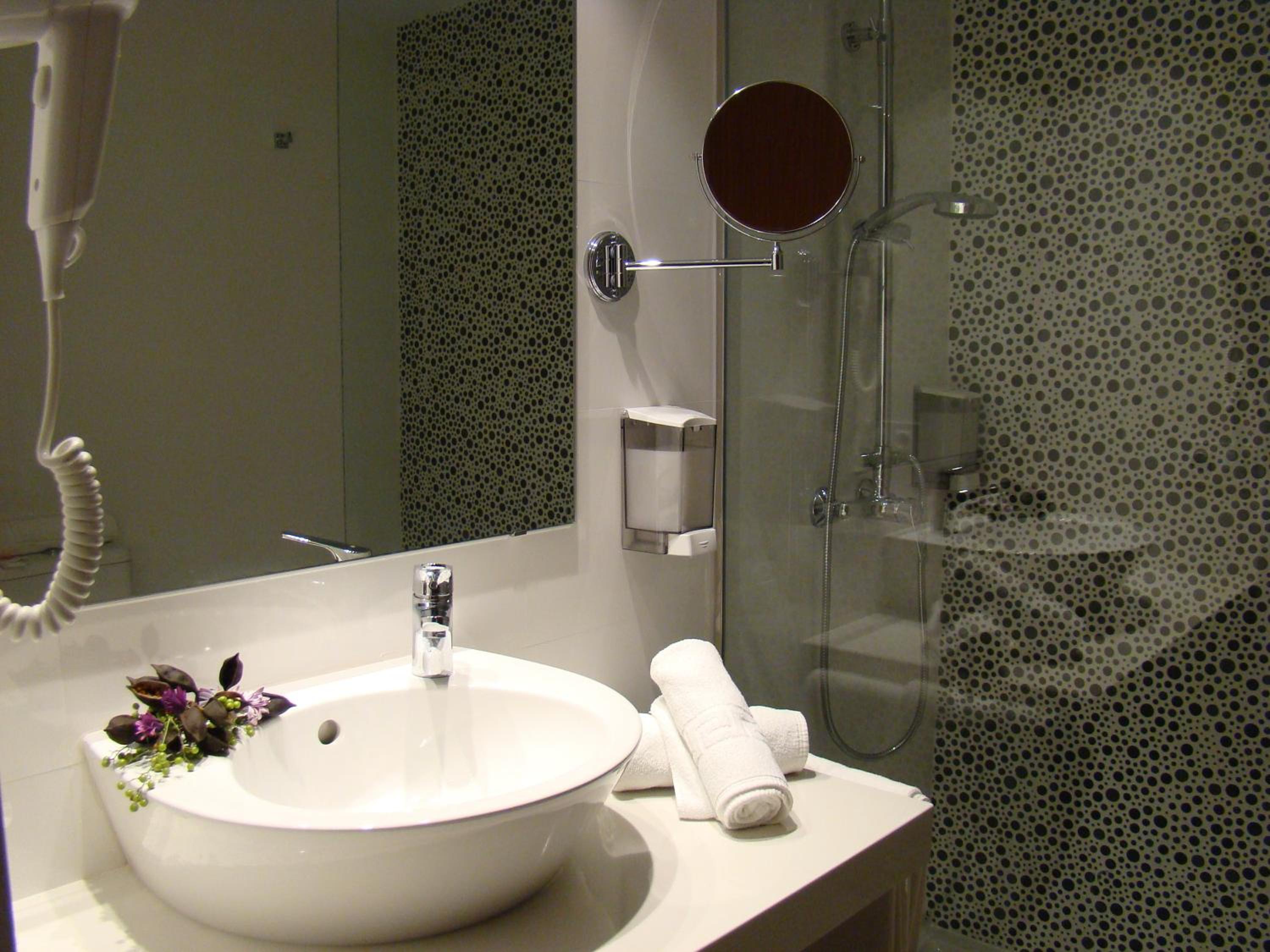 One-Bedroom Apartment (2 Adults) - Photo 7