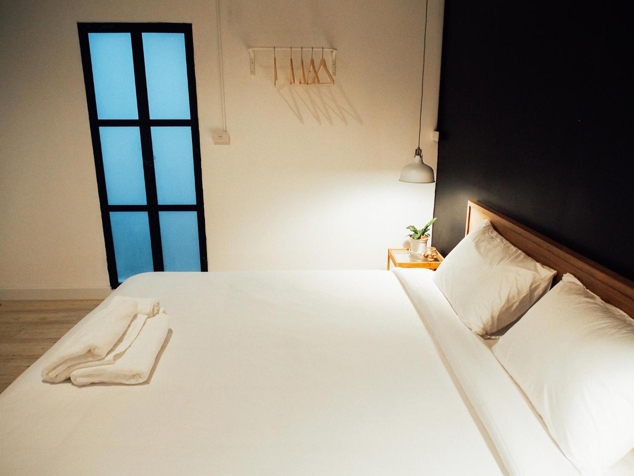 Deluxe Double Room (No Window) photo 2