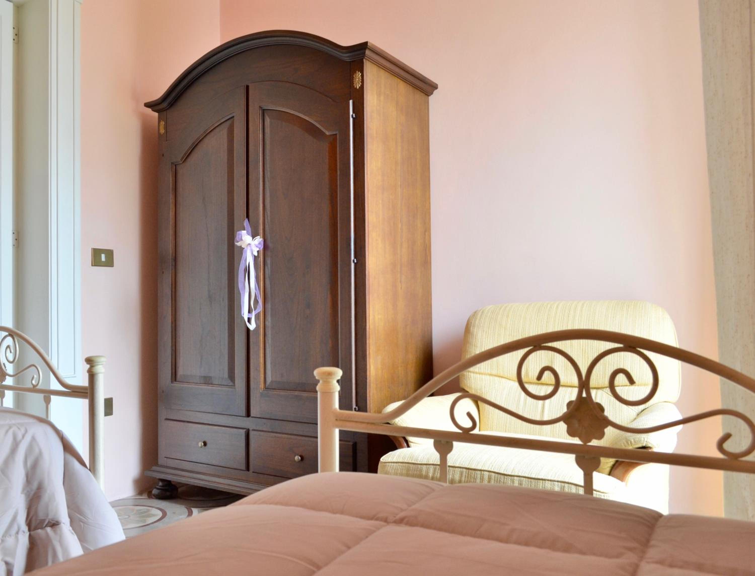 Three-Bedroom Apartment - Photo 7