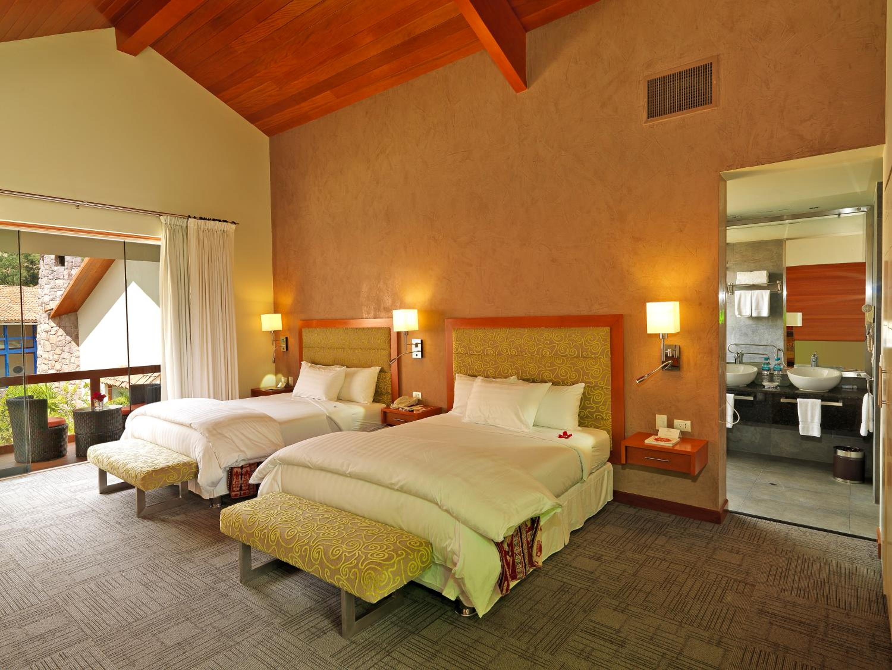 Suite - Photo 3