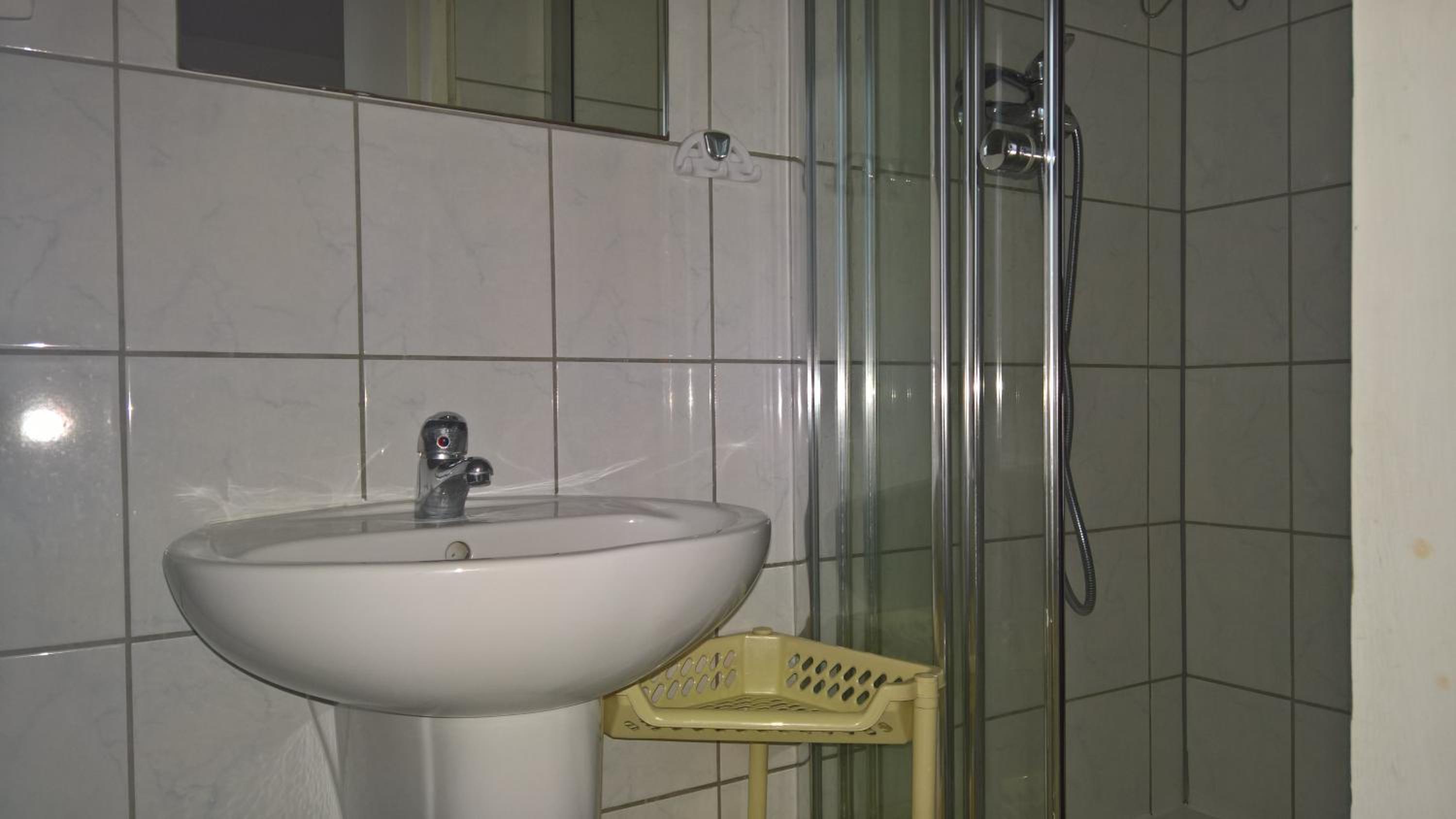 Twin Room with Bathroom photo 3