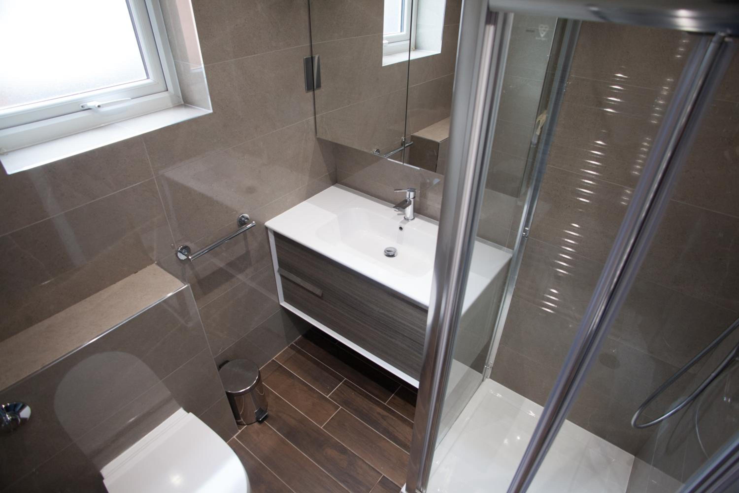 Double Room with Private Bathroom - Photo 5