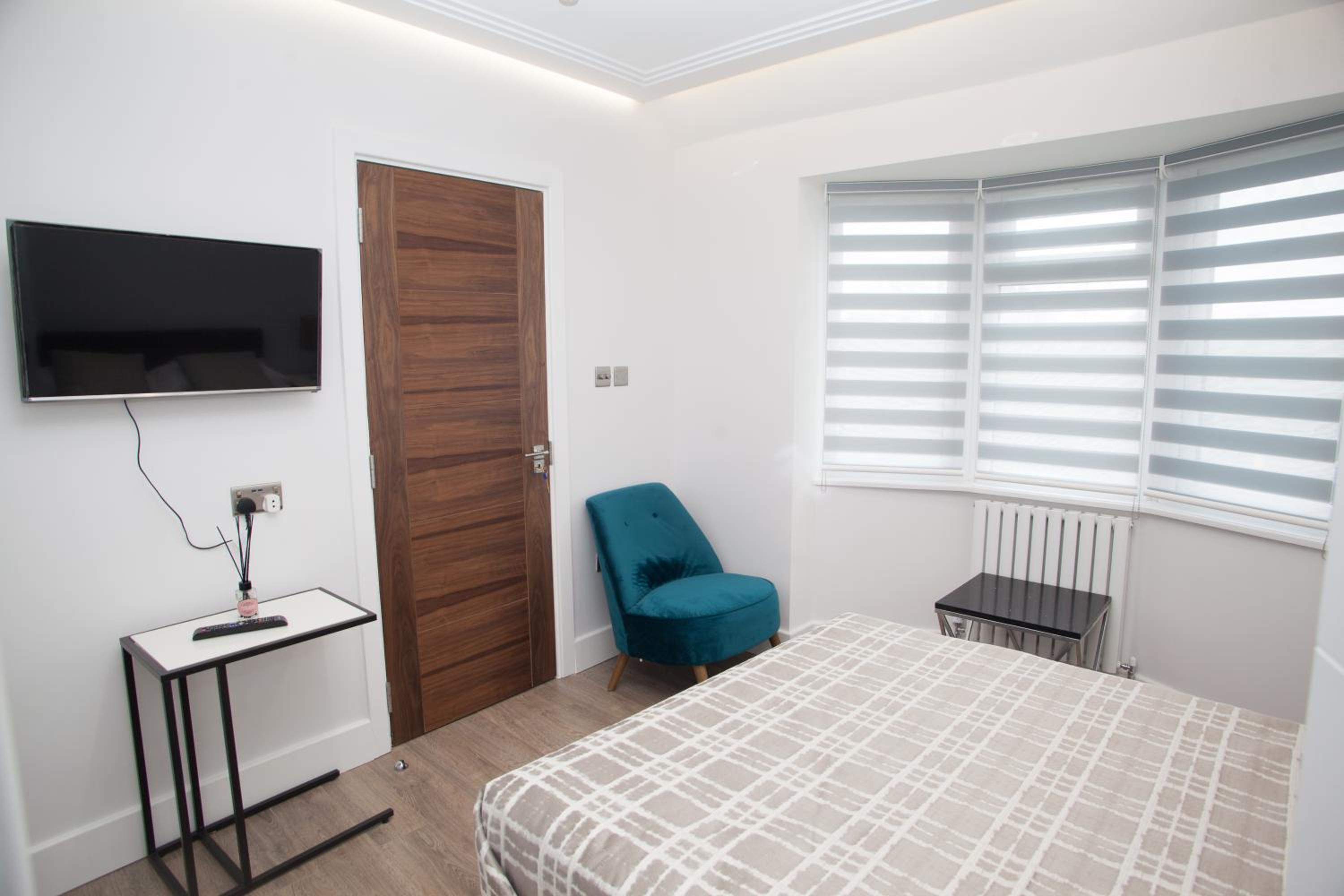 Double Room with Private Bathroom - Photo 1