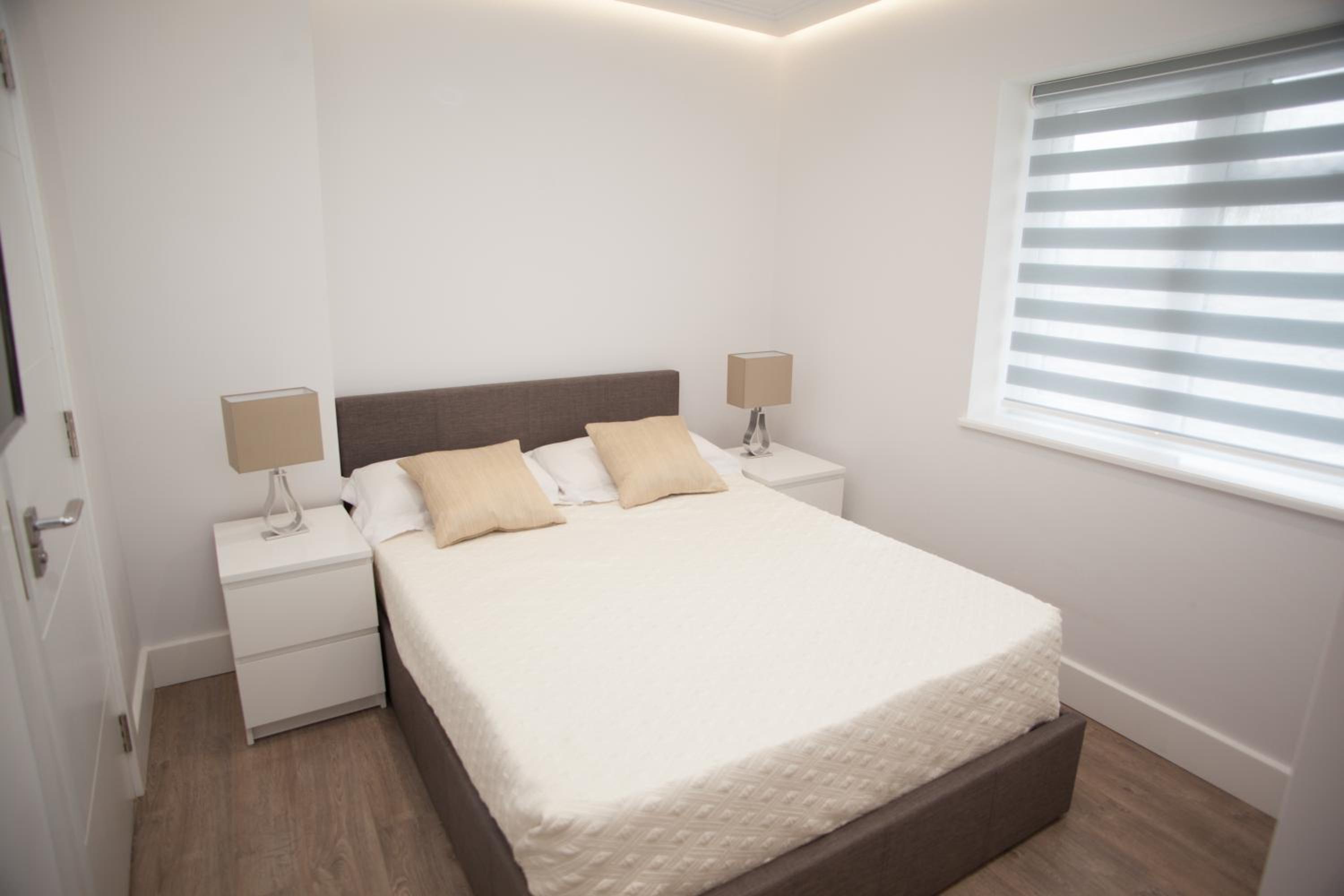 Double Room with Private Bathroom - Photo 14
