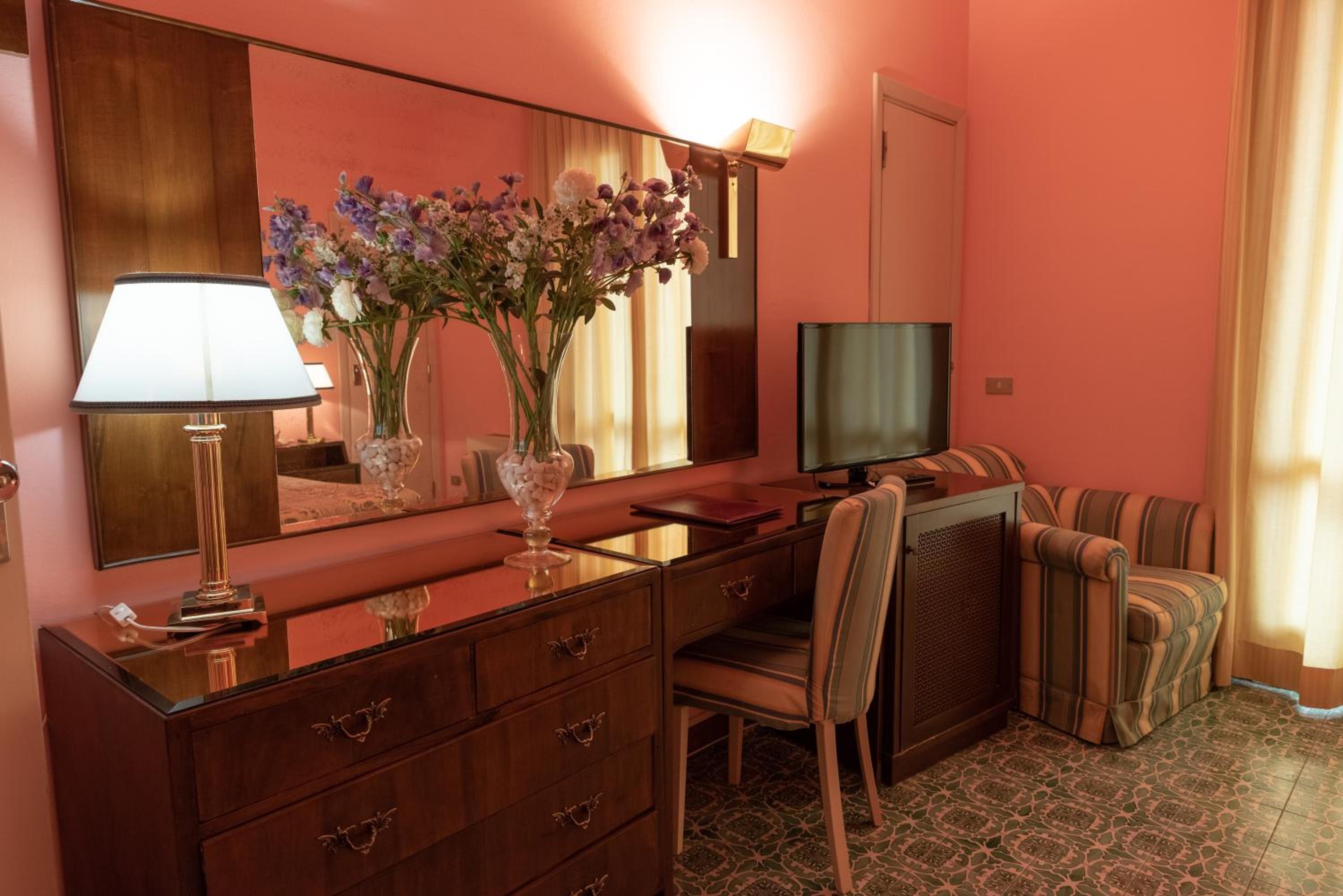 Prestige Double Room with balcony - Photo 6