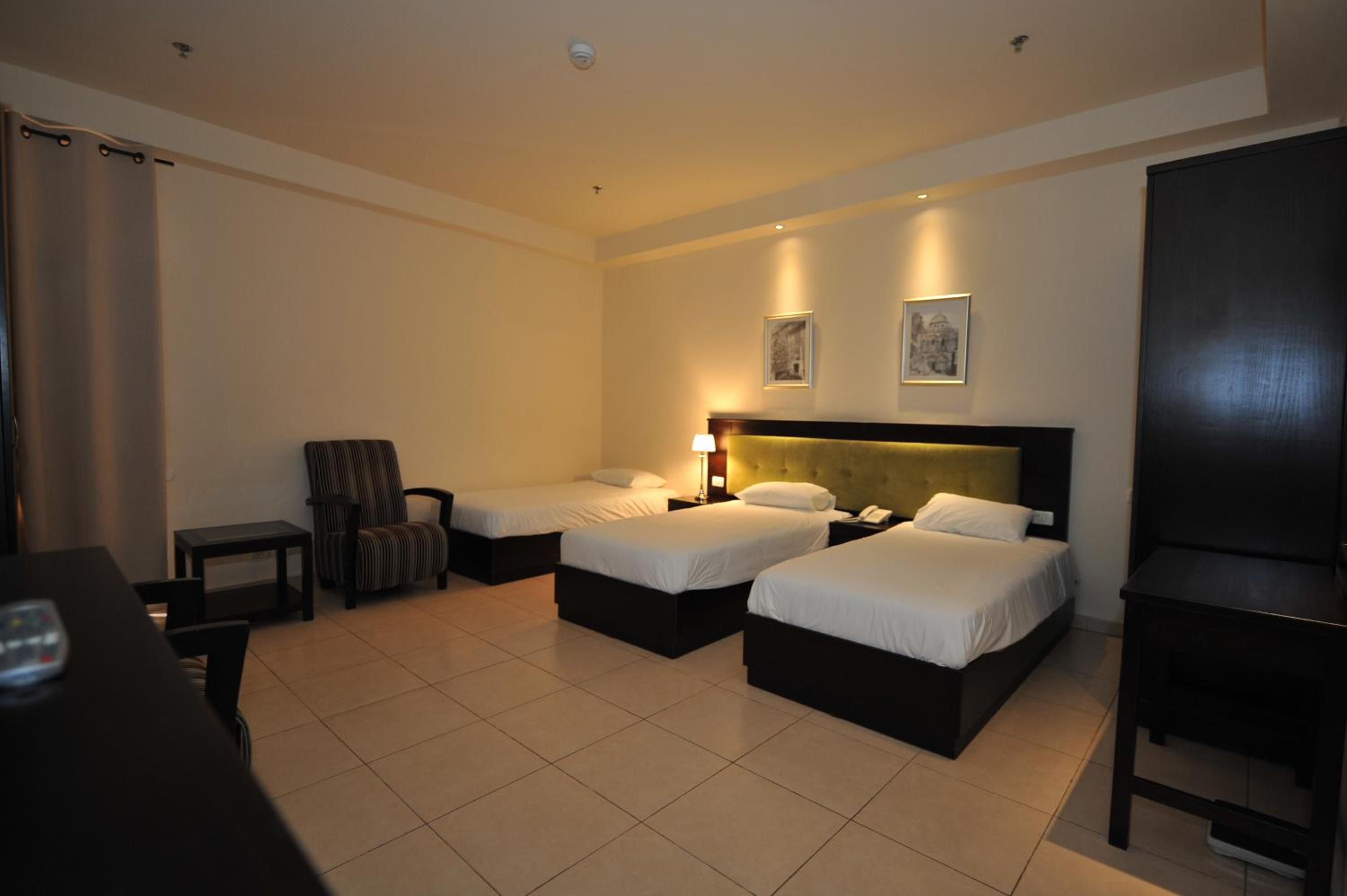 Standard Triple Room - Photo 3