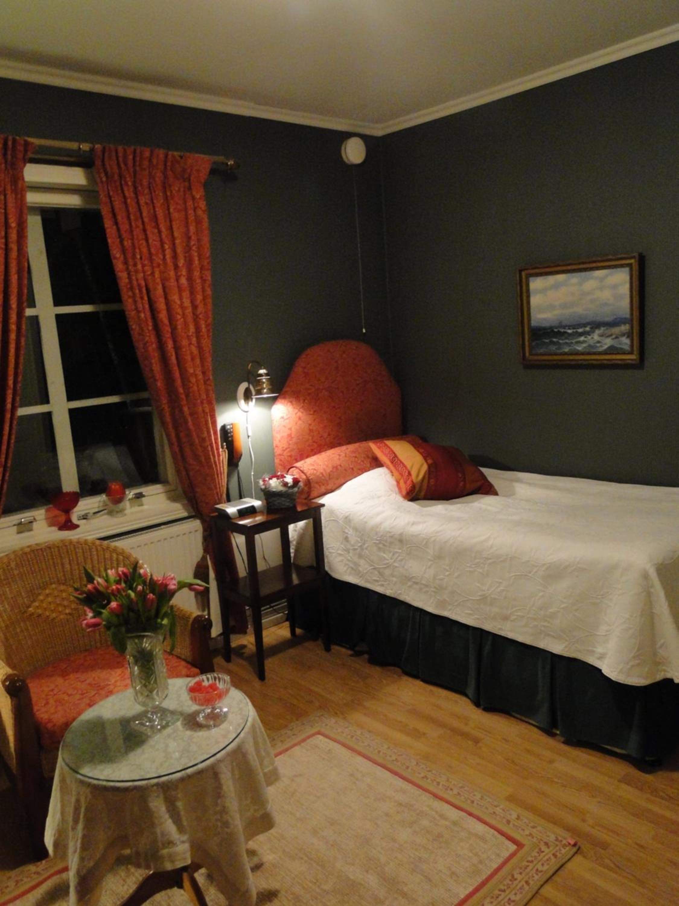 Single Room photo 2