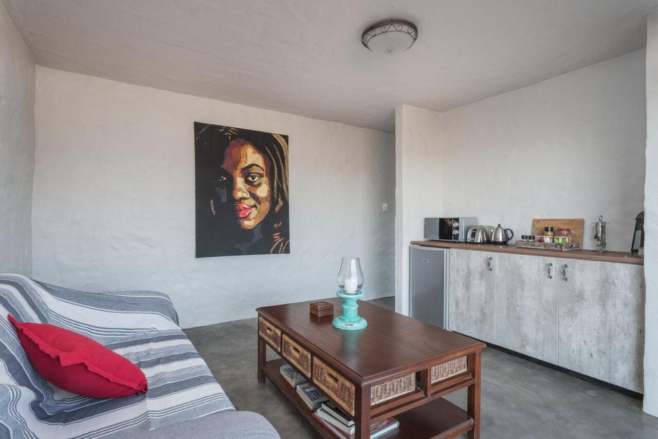 Apartment with Lake View - Photo 1