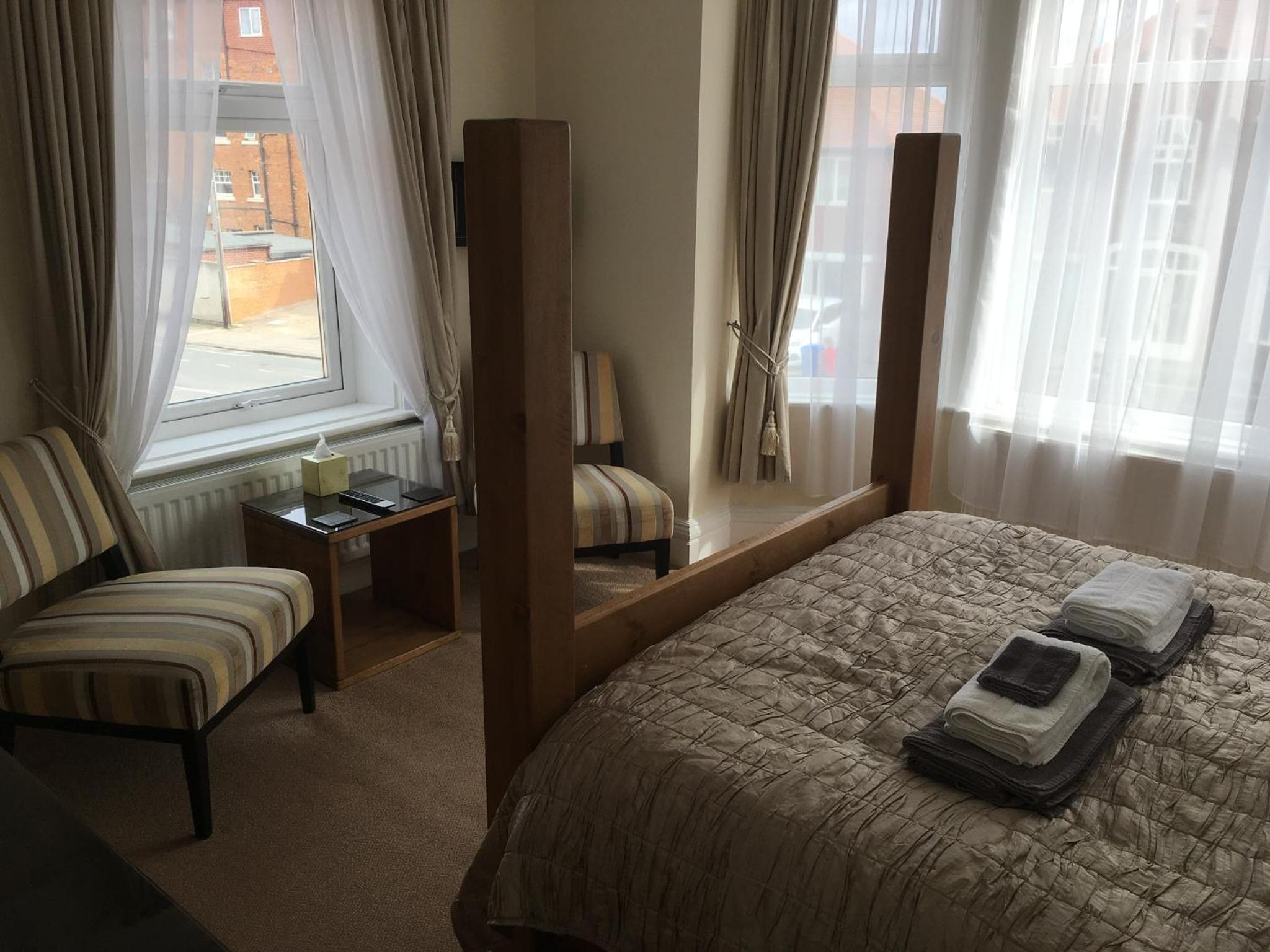 Double Room with Bay Window - 1st Floor photo 2