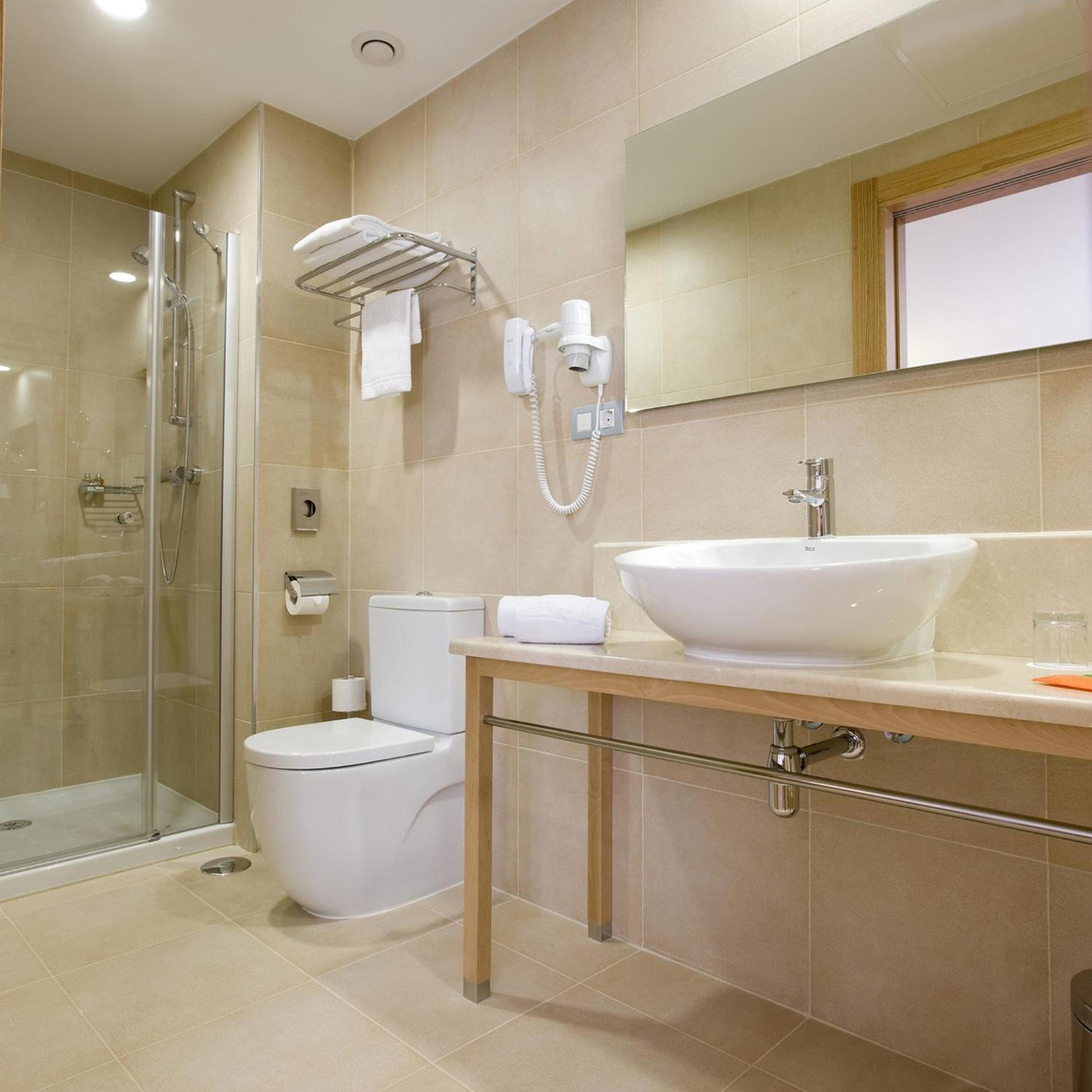 Standard Double Or Twin Room - Photo 6