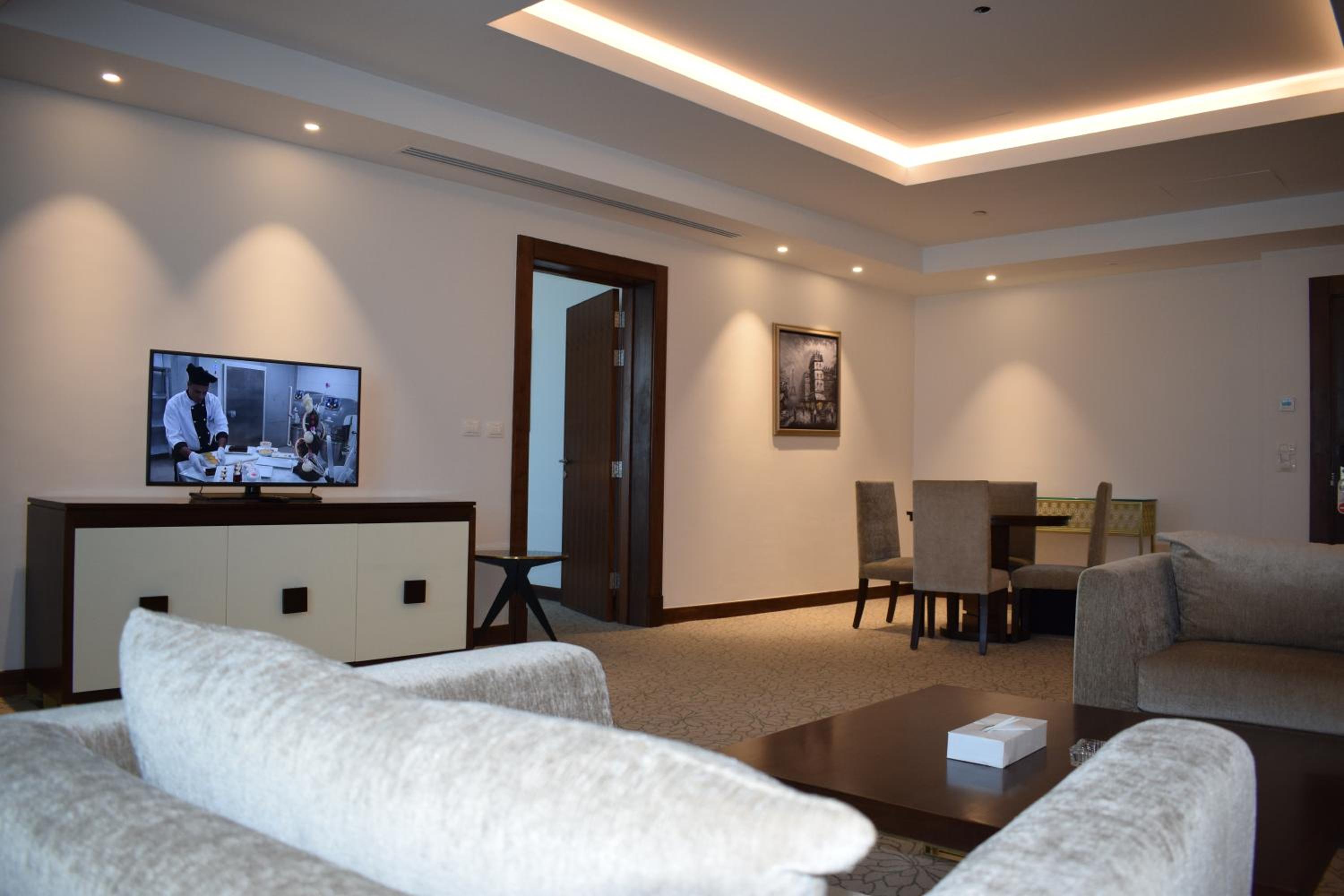 Presidential Suite thumbnail 6