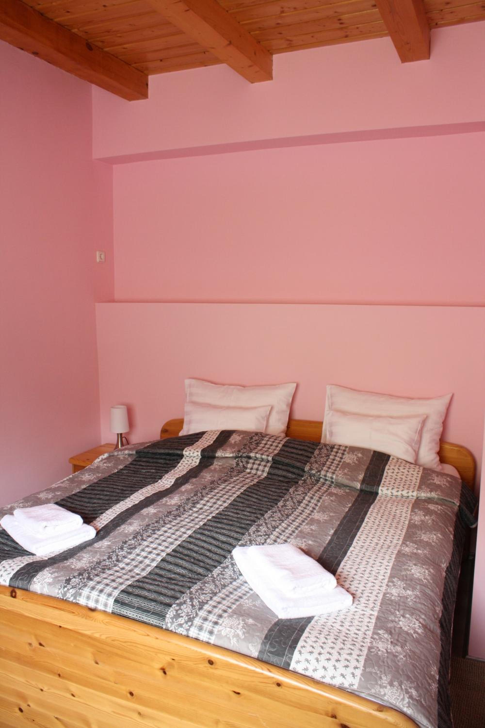Queen Room with Garden View