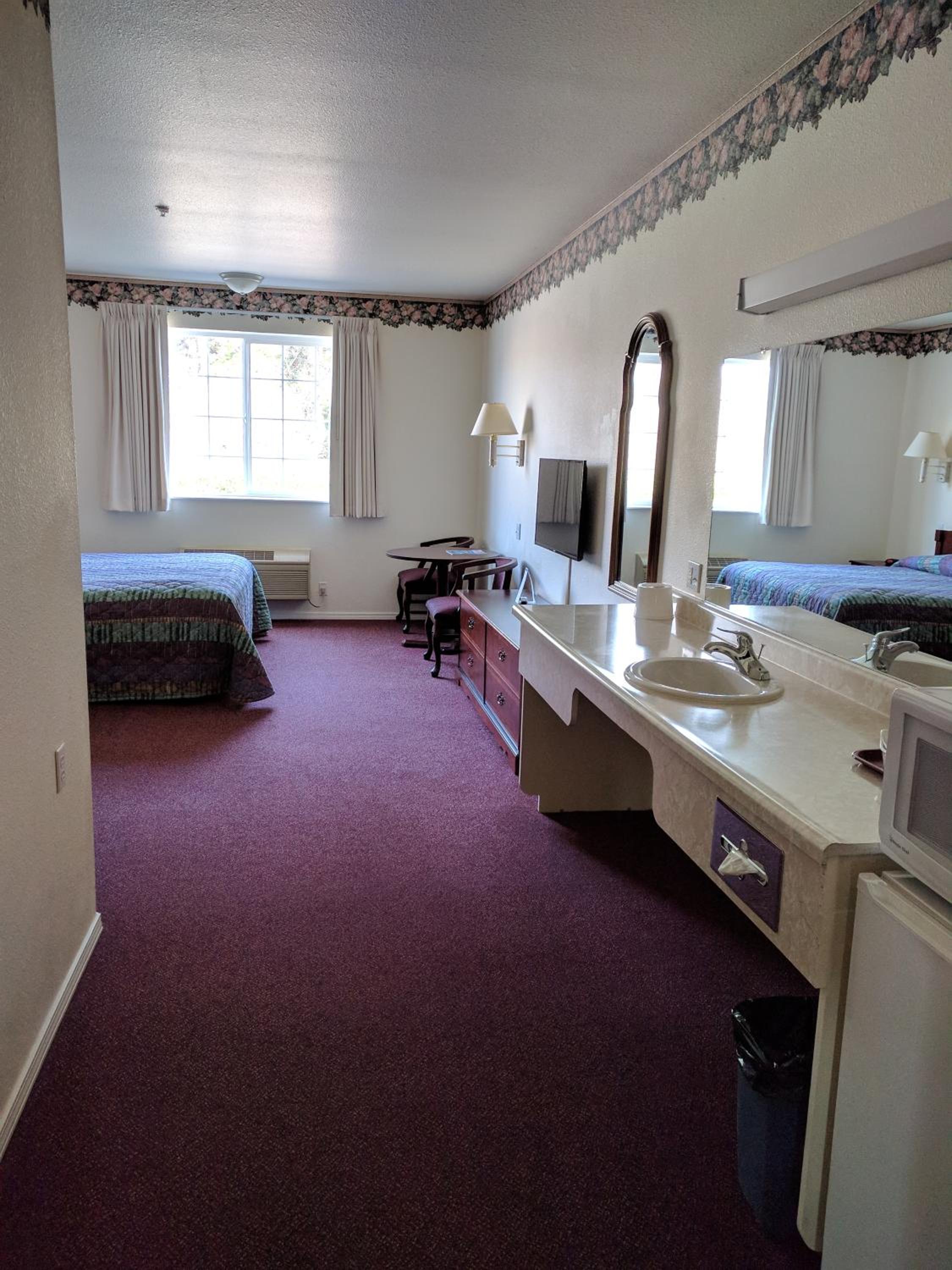 King Room - Disability Access photo 2