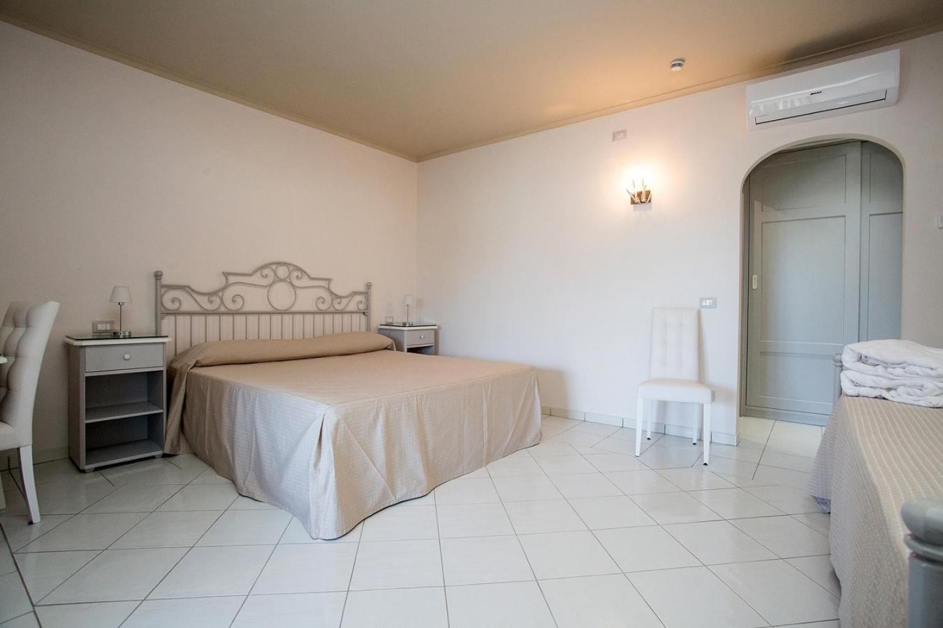 Standard Triple Room photo 3