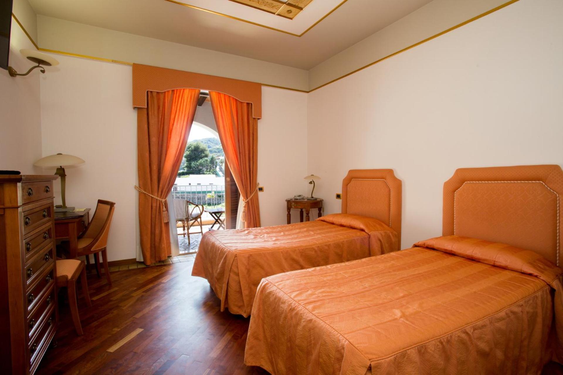 Superior Double or Twin Room - Photo 4