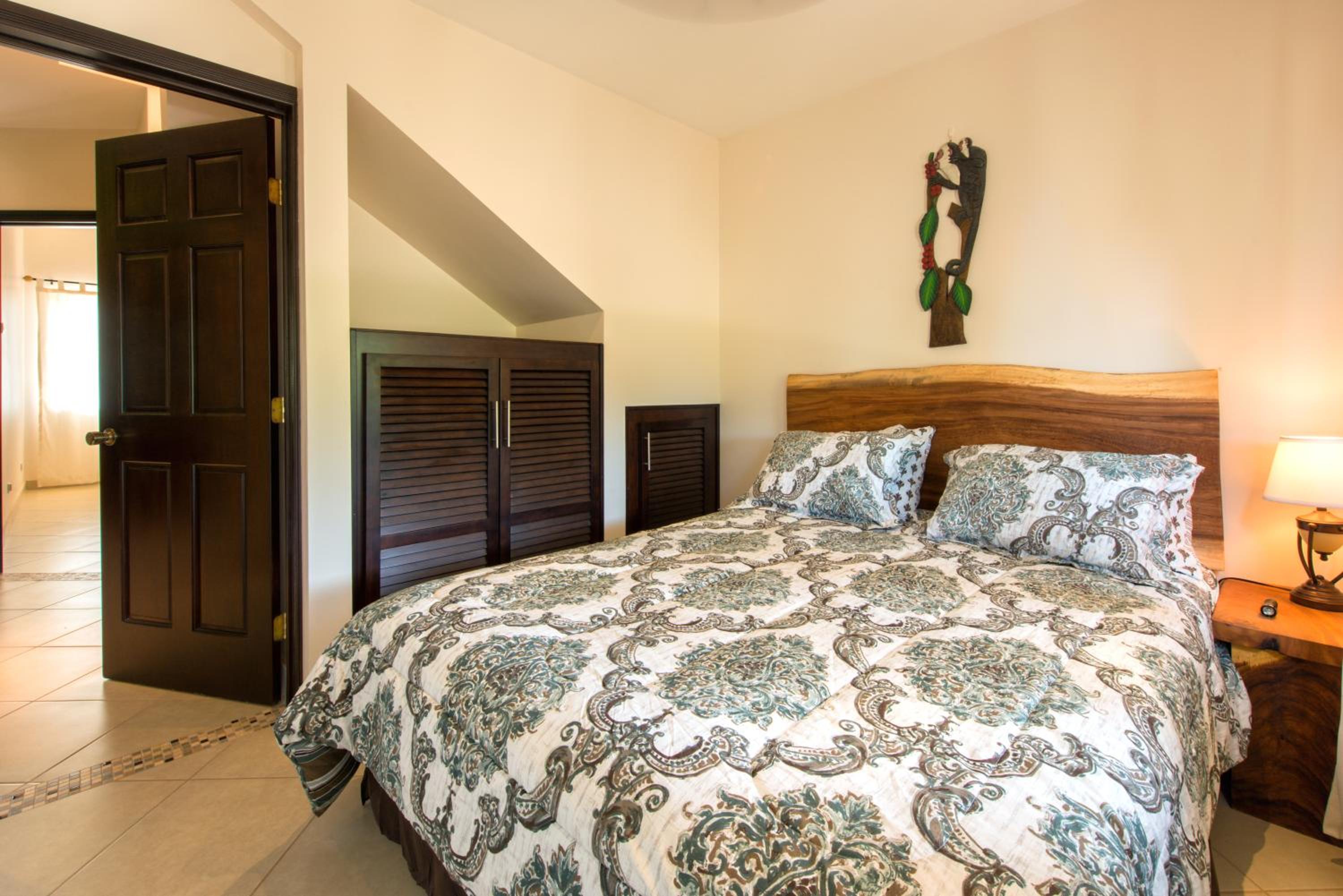 Villa photo 2