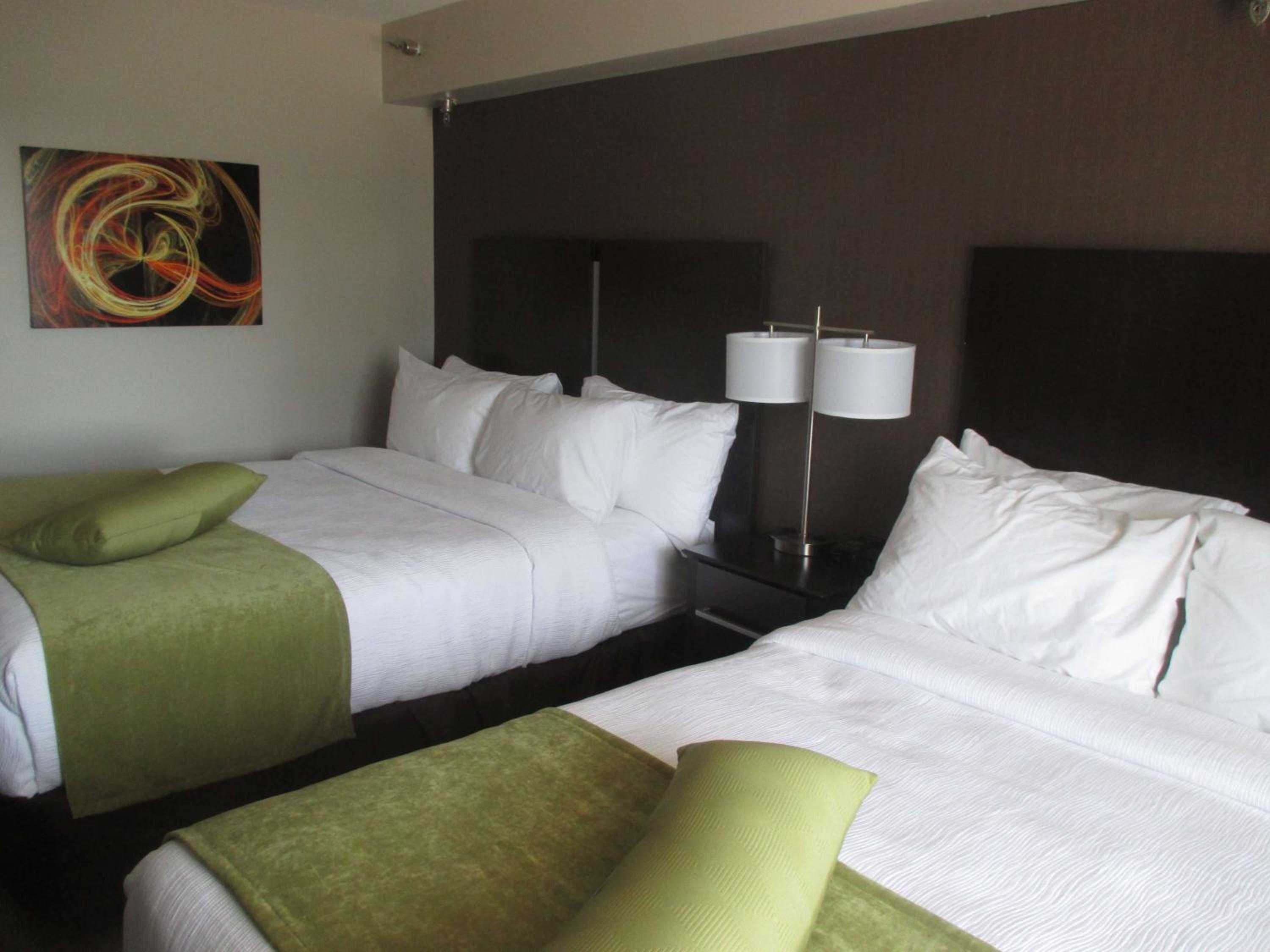 Queen Room with Two Queen Beds - First Floor photo 2