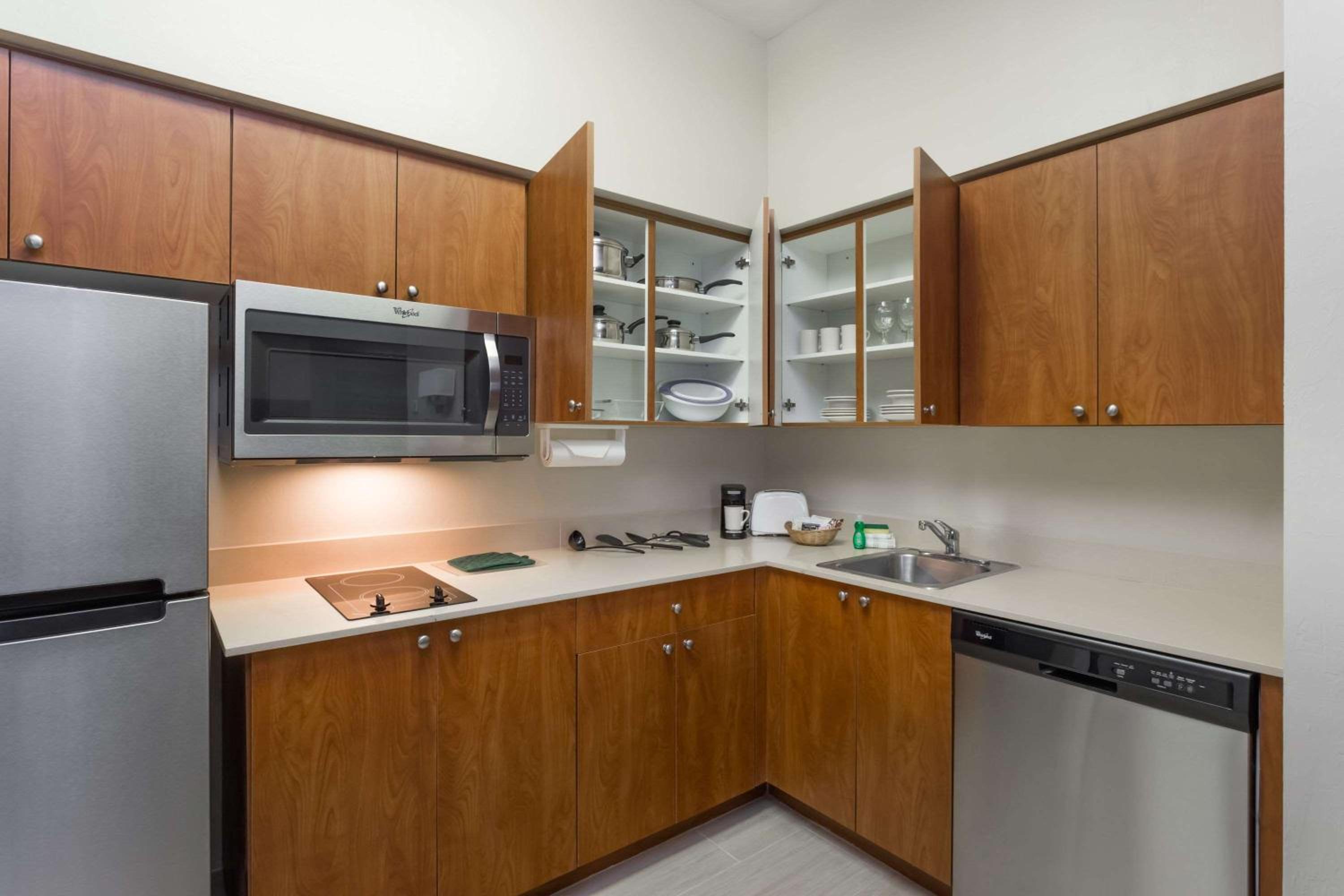 King Studio Suite - Non-Smoking - Photo 2