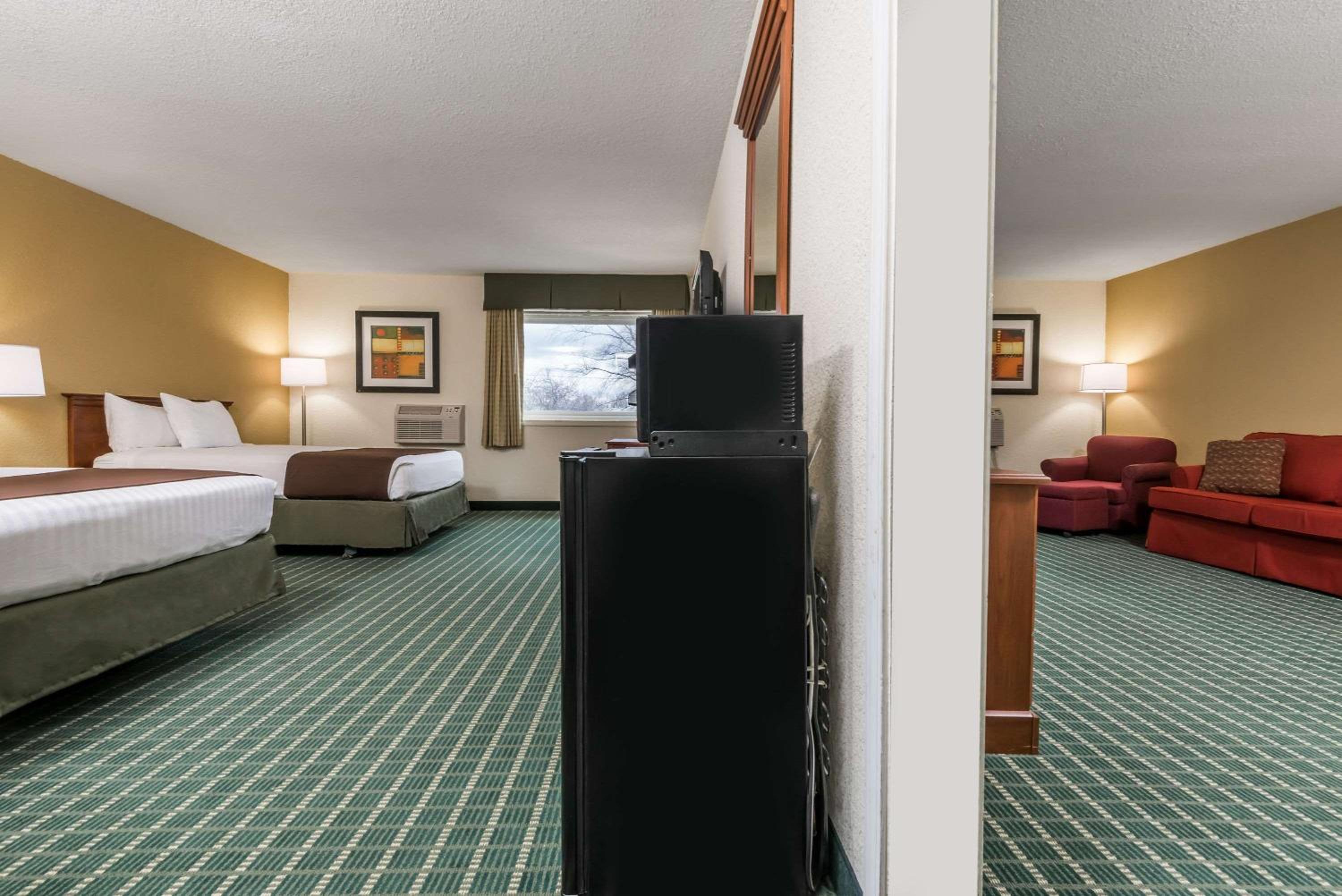 One-Bedroom Suite with 2 Double Beds - Non-Smoking photo 1