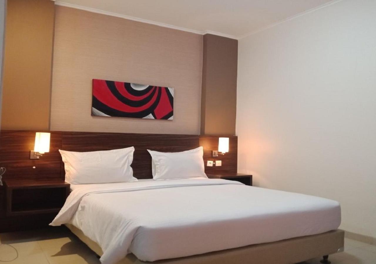Standard Queen Room