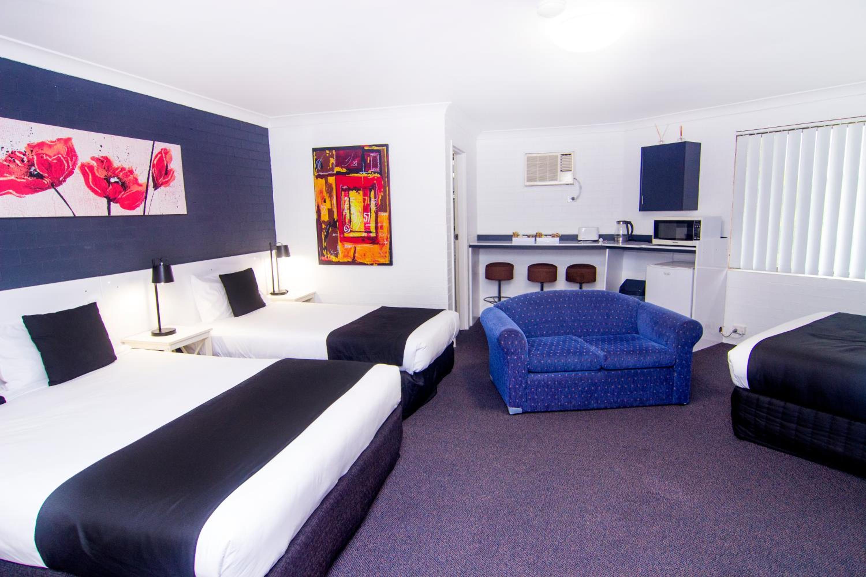 Deluxe Family Room photo 1