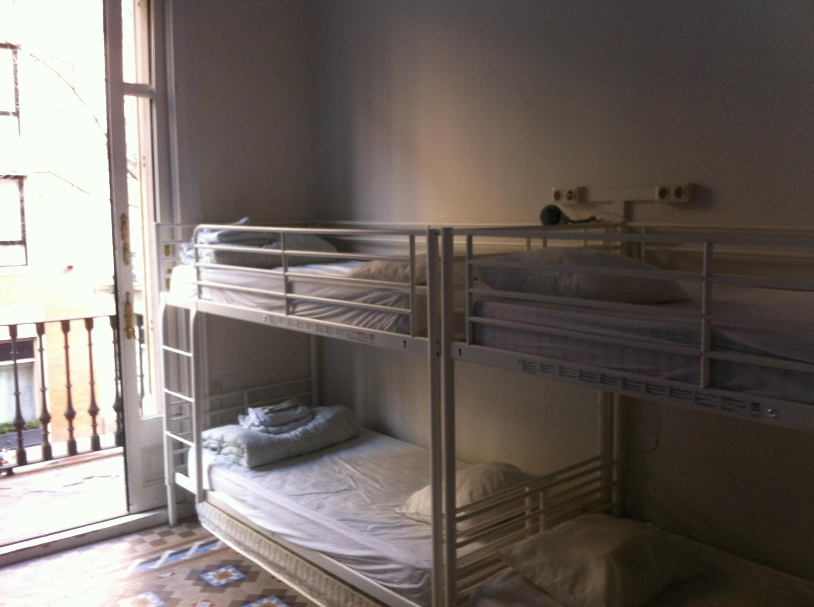 Single Bed in 6-Bed Dormitory Room photo 2