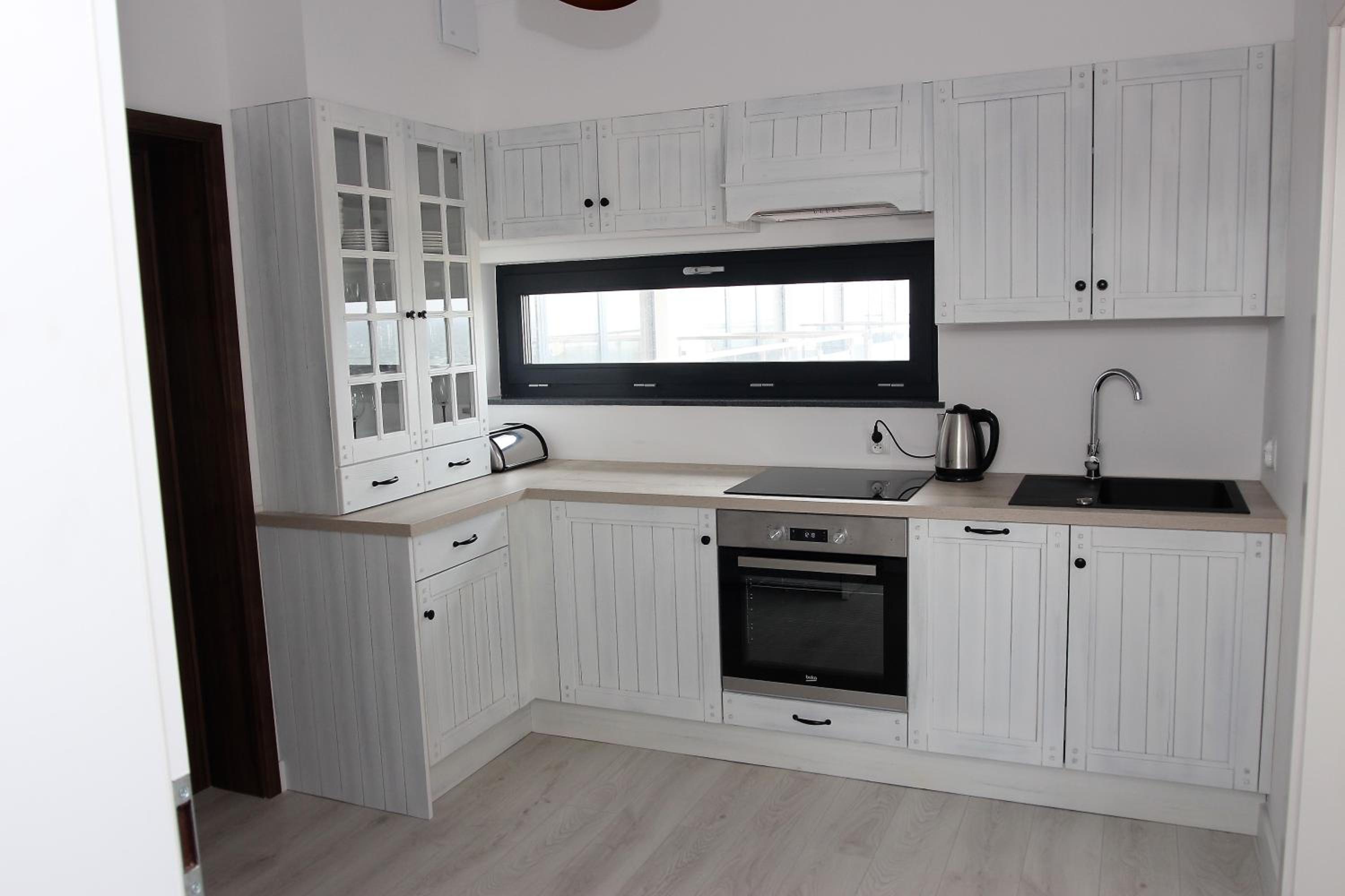 Apartment with Sea View - Photo 6