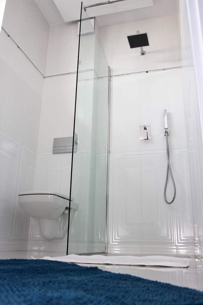 Apartment with Sea View - Photo 8