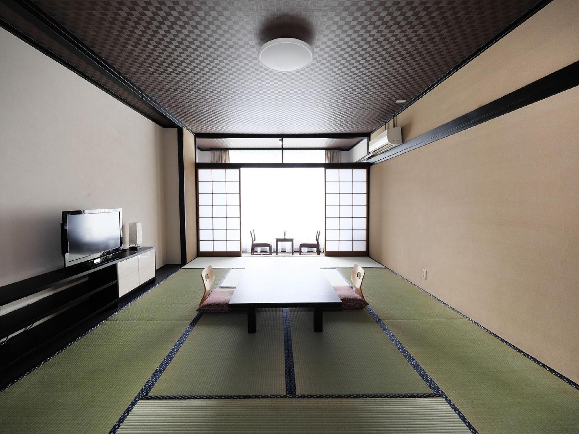 Japanese-Style Quadruple Room photo 2