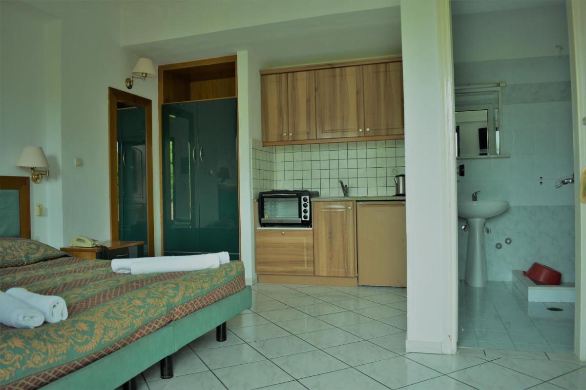 Standard Triple Studio