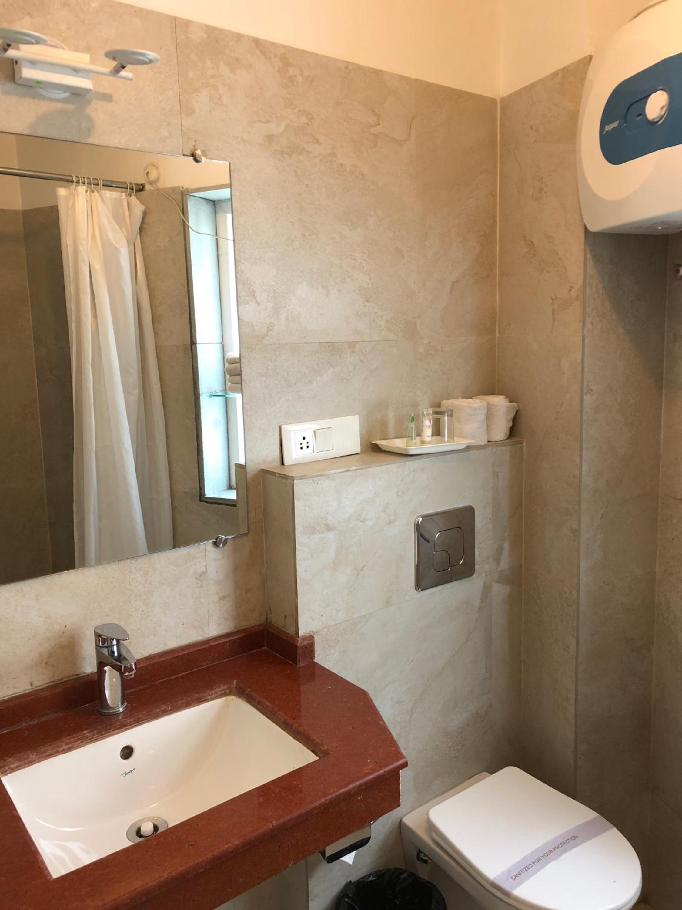 Standard Double Room - Photo 3