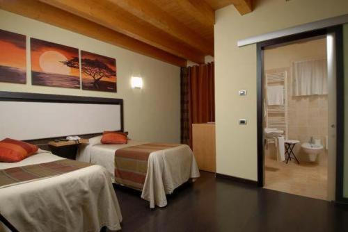 Double or Twin Room photo 2