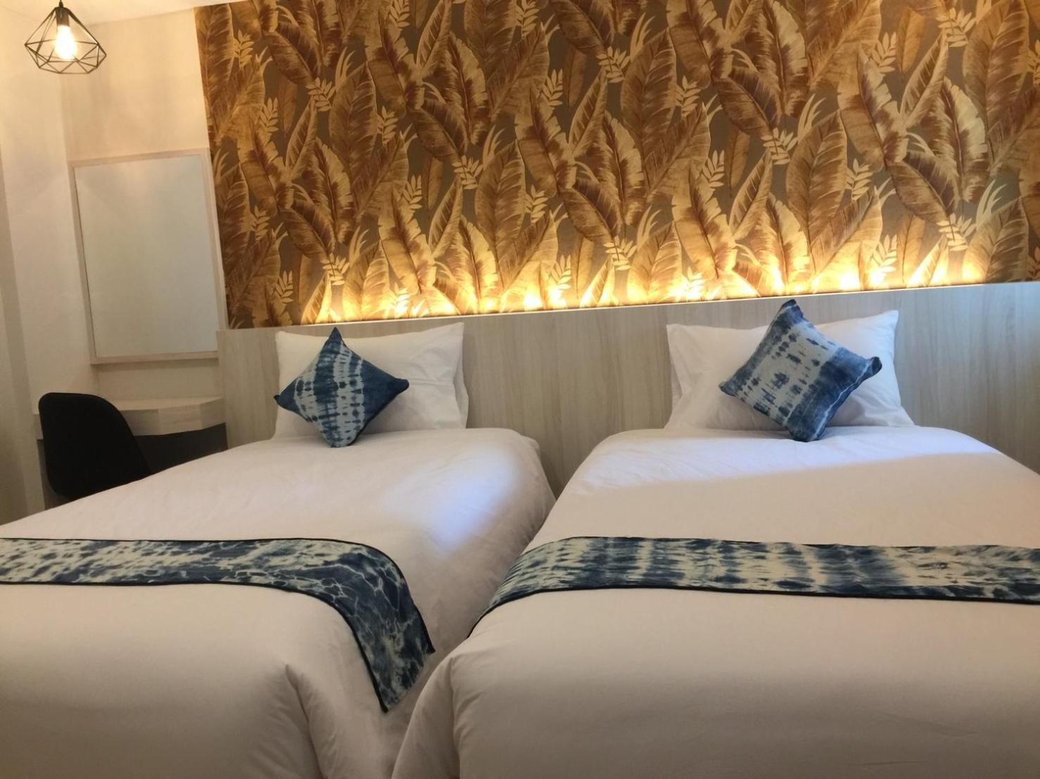 Deluxe Twin Room - Photo 13