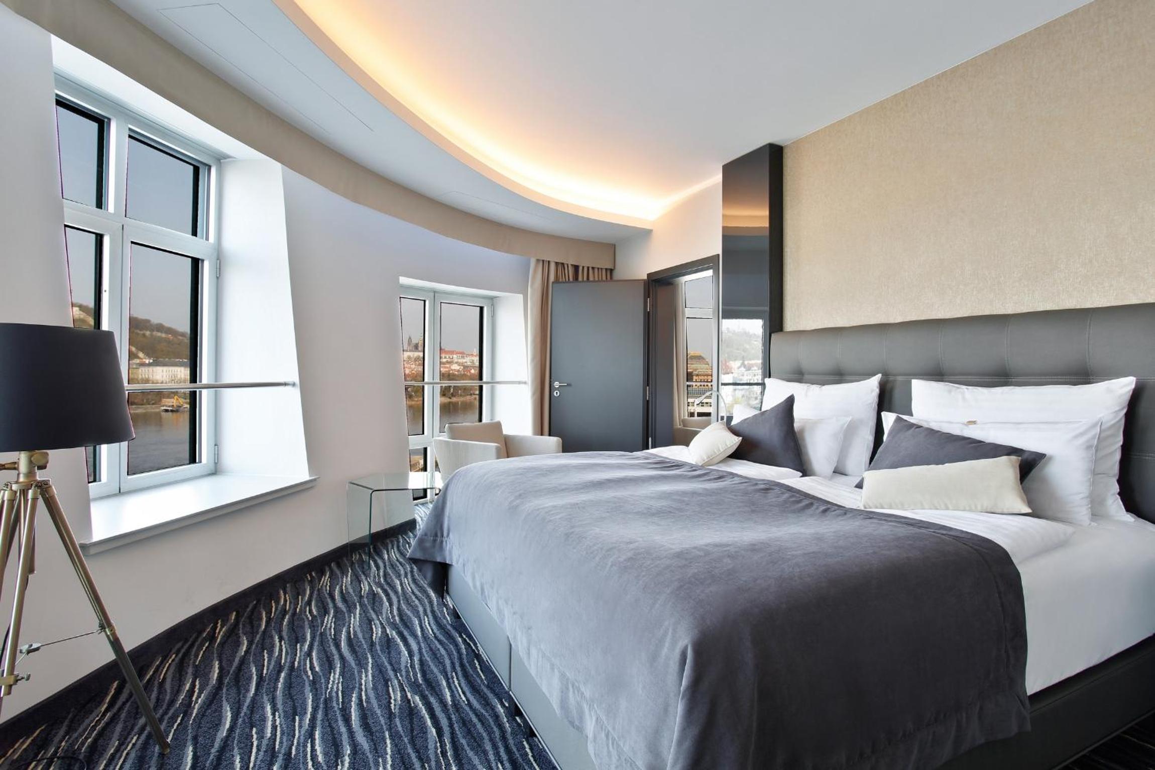 Deluxe Double Room with River View
