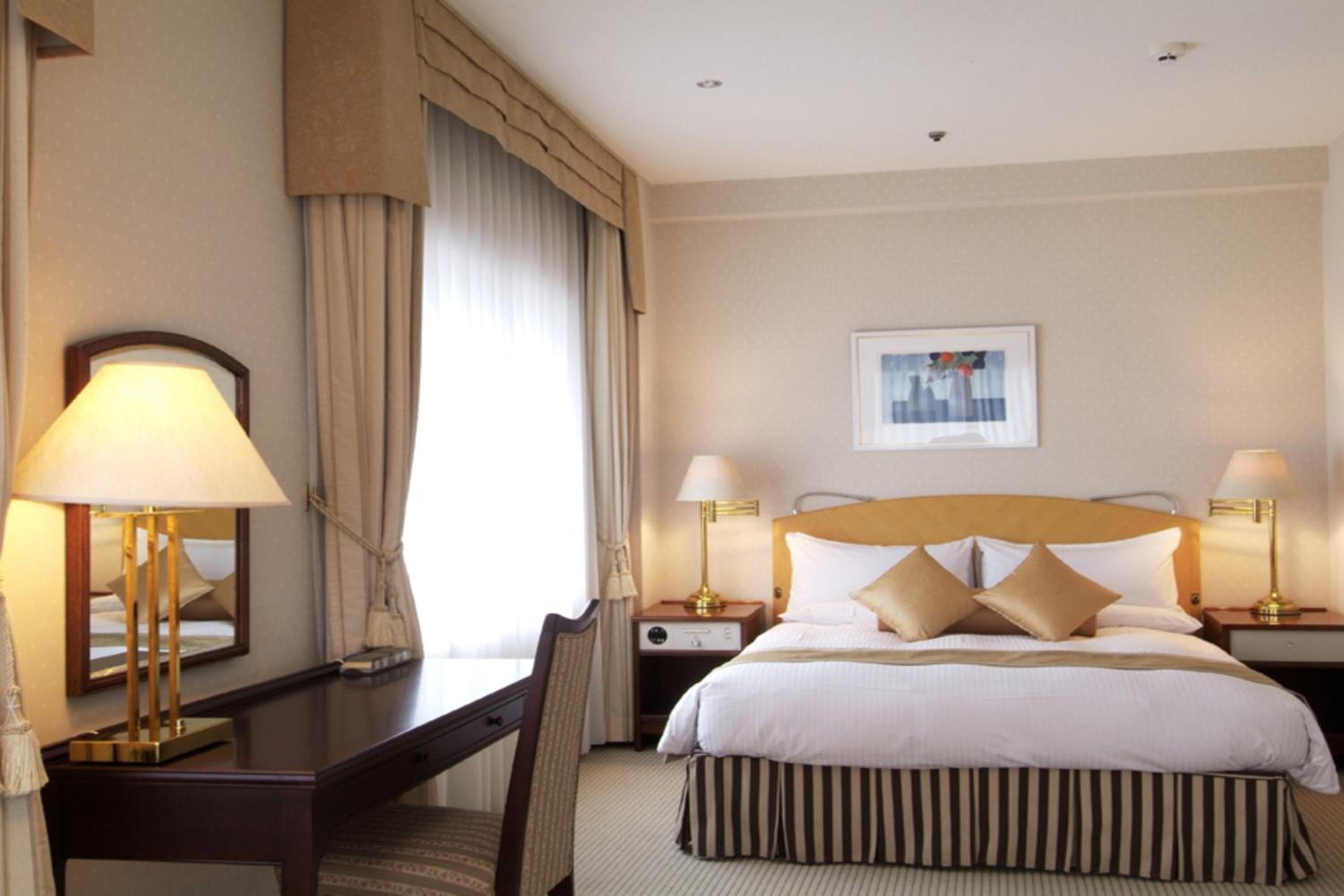 Junior Suite with River View - Non-Smoking