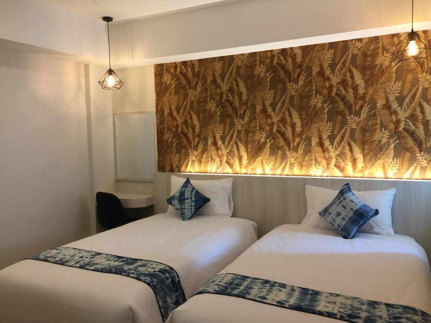 Deluxe Twin Room - Photo 12