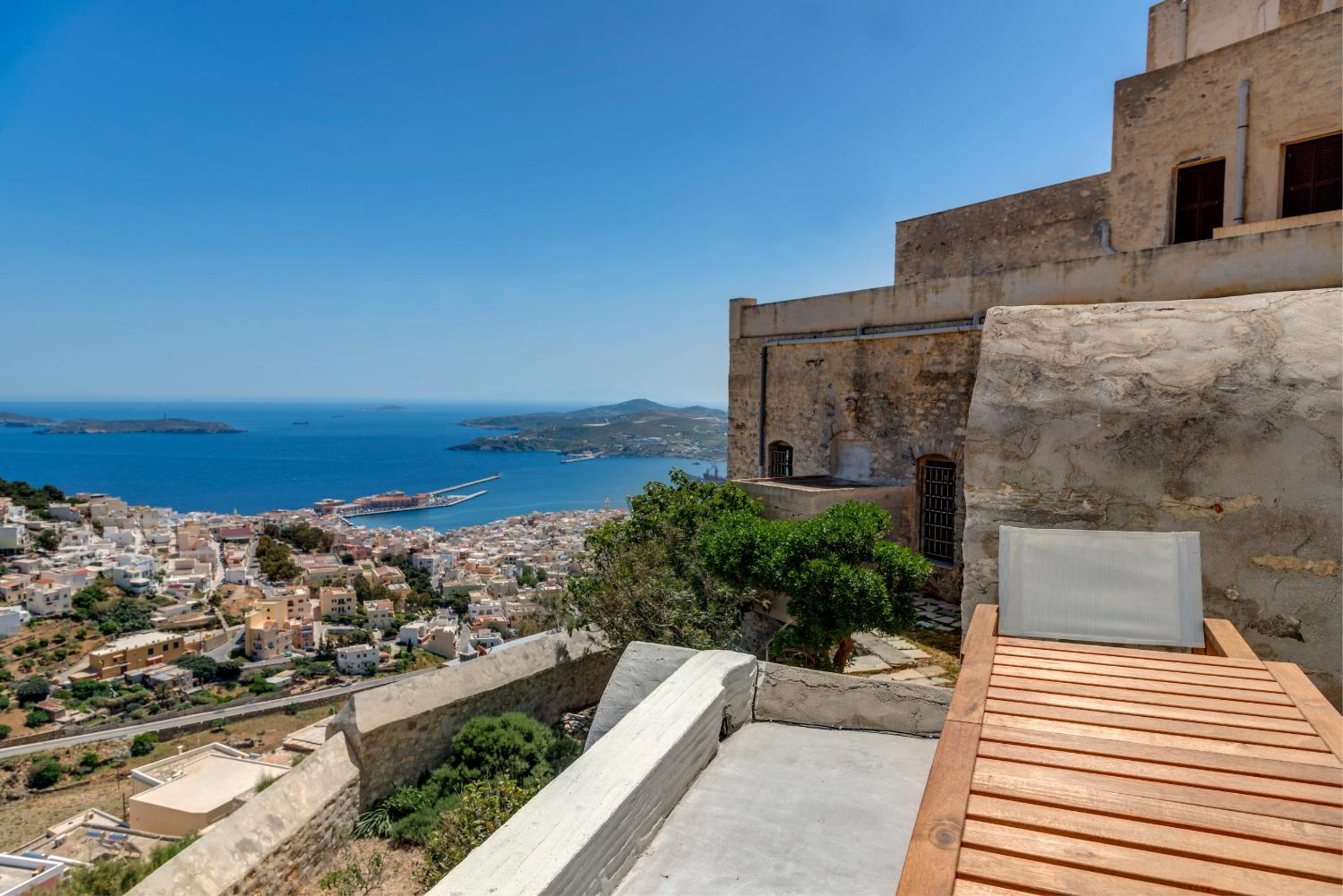 Deluxe Double Room with Islands View photo 2