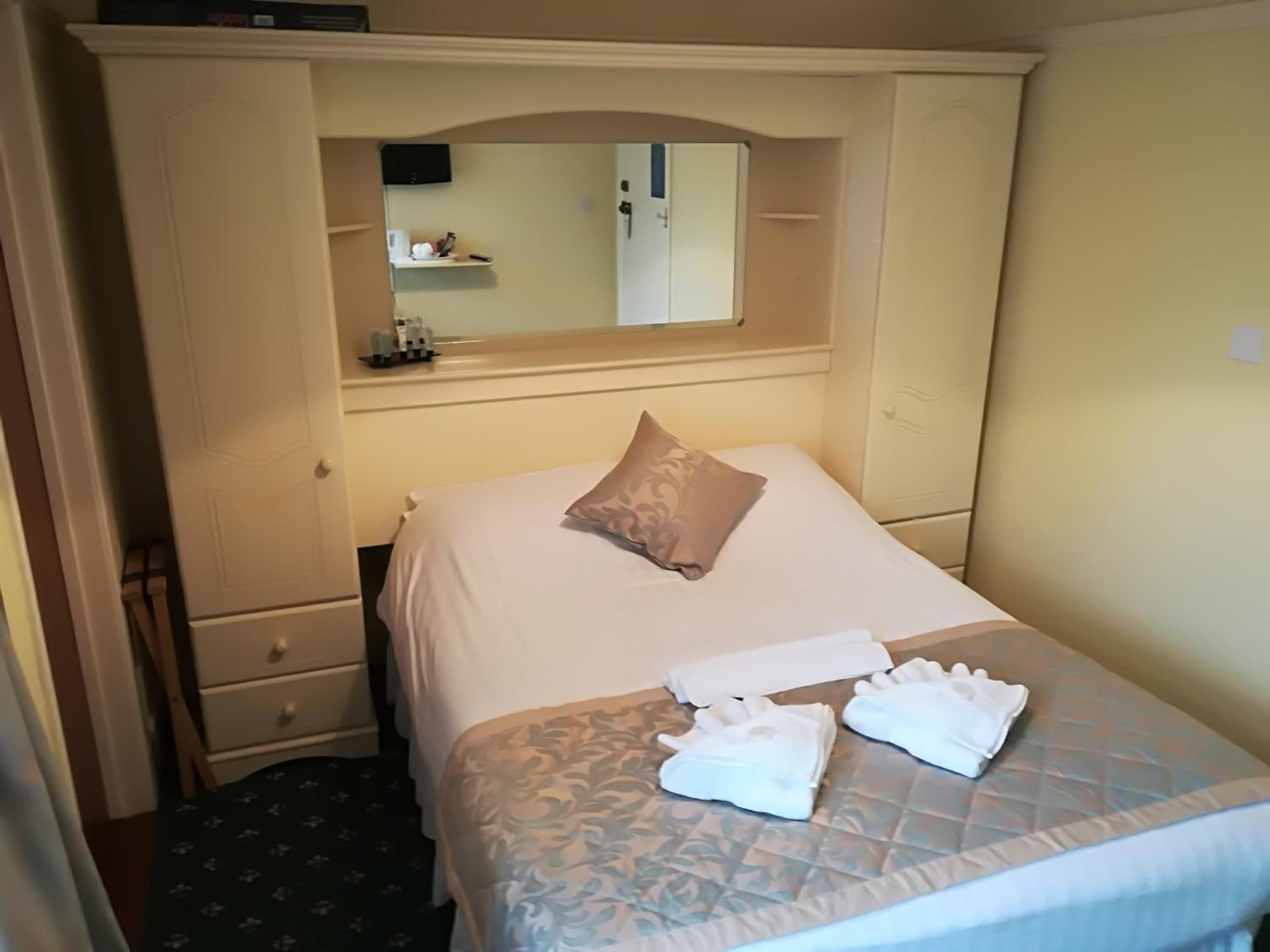 Single Room - Mid Floor