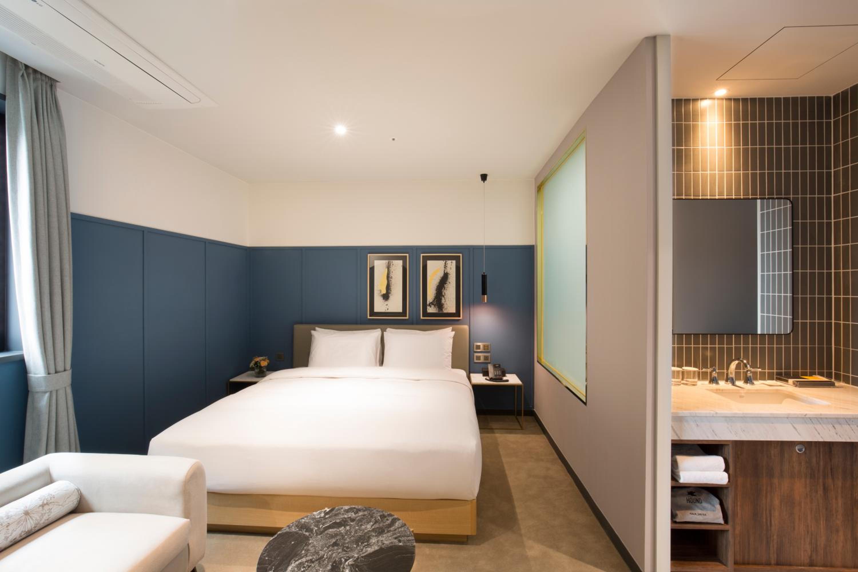 Deluxe Double Room with City View photo 1