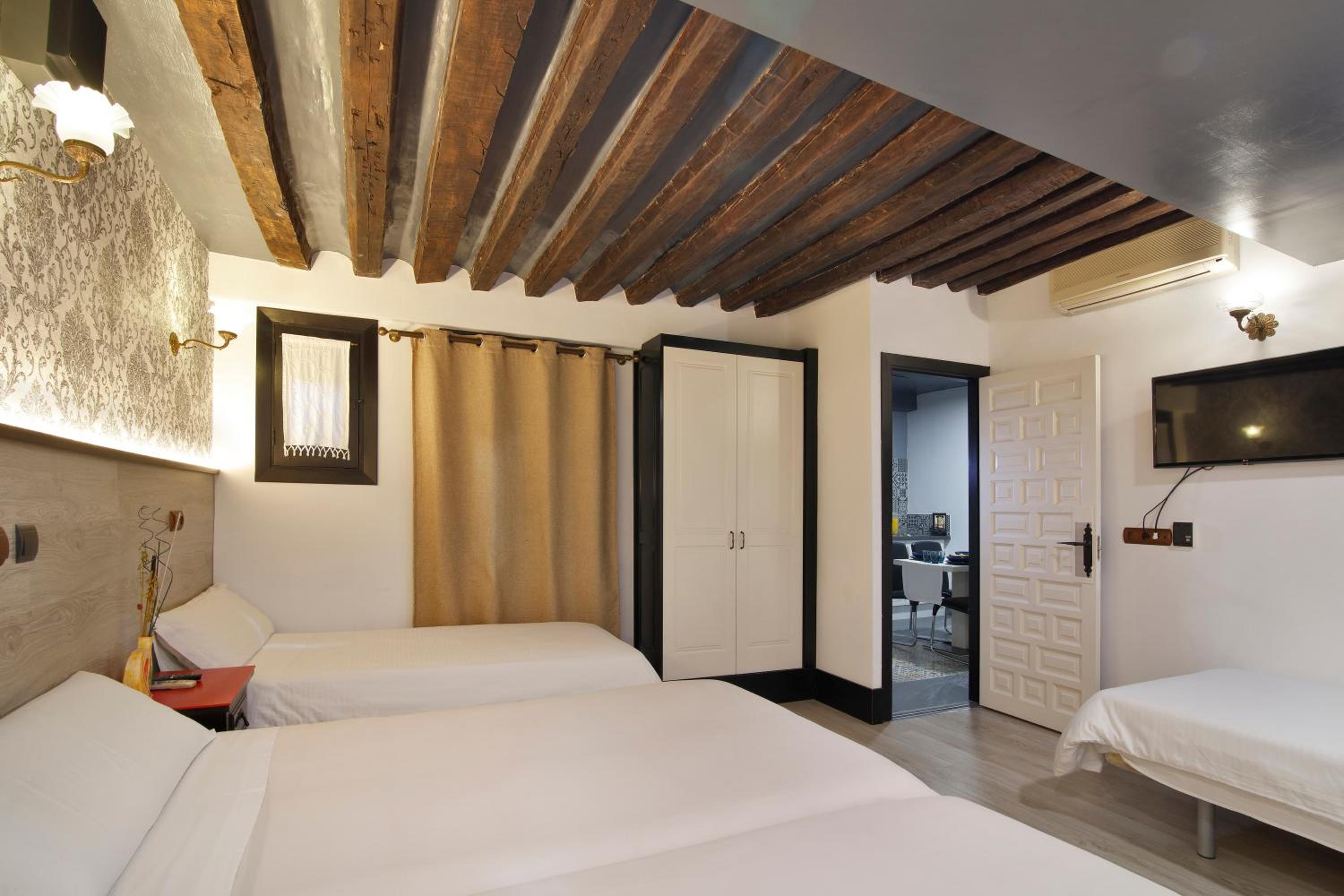 Two-Bedroom Apartment ( 6 Adults) photo 2