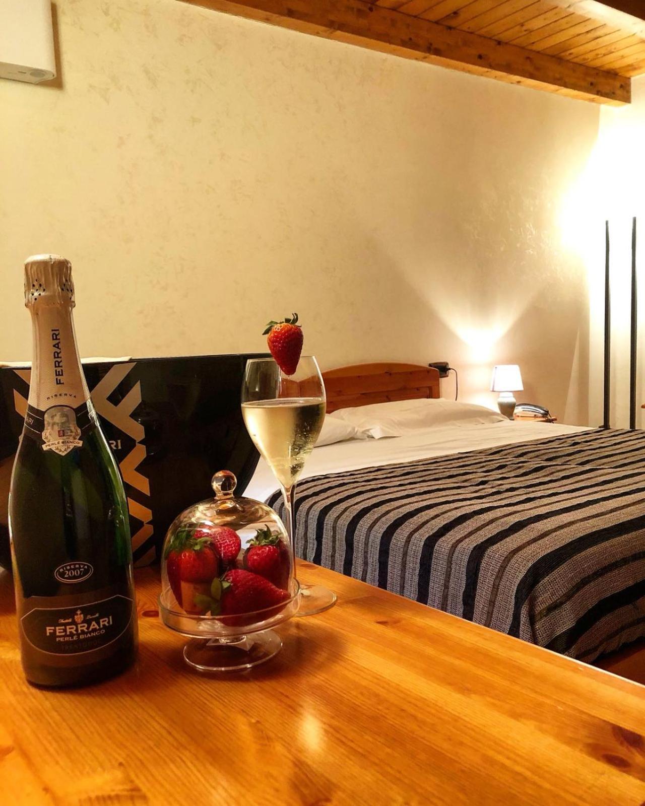 Double or Twin Room - Photo 13