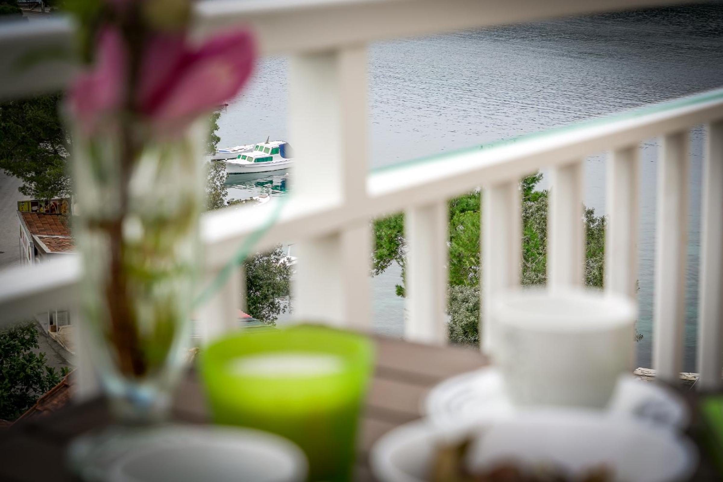 One-Bedroom Apartment with Balcony and Sea View (3 Adults) photo 2