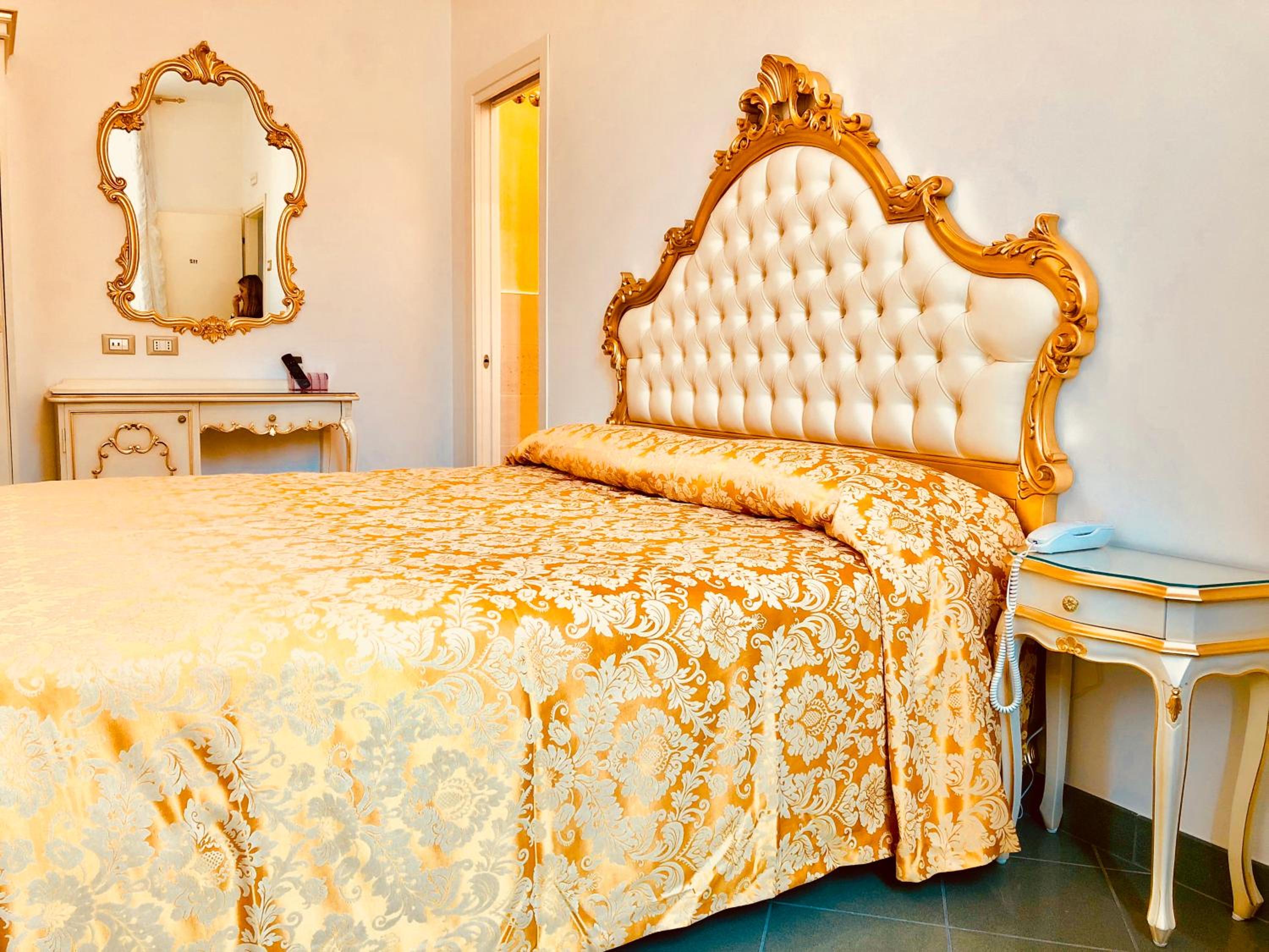 Superior Double or Twin Room photo 3