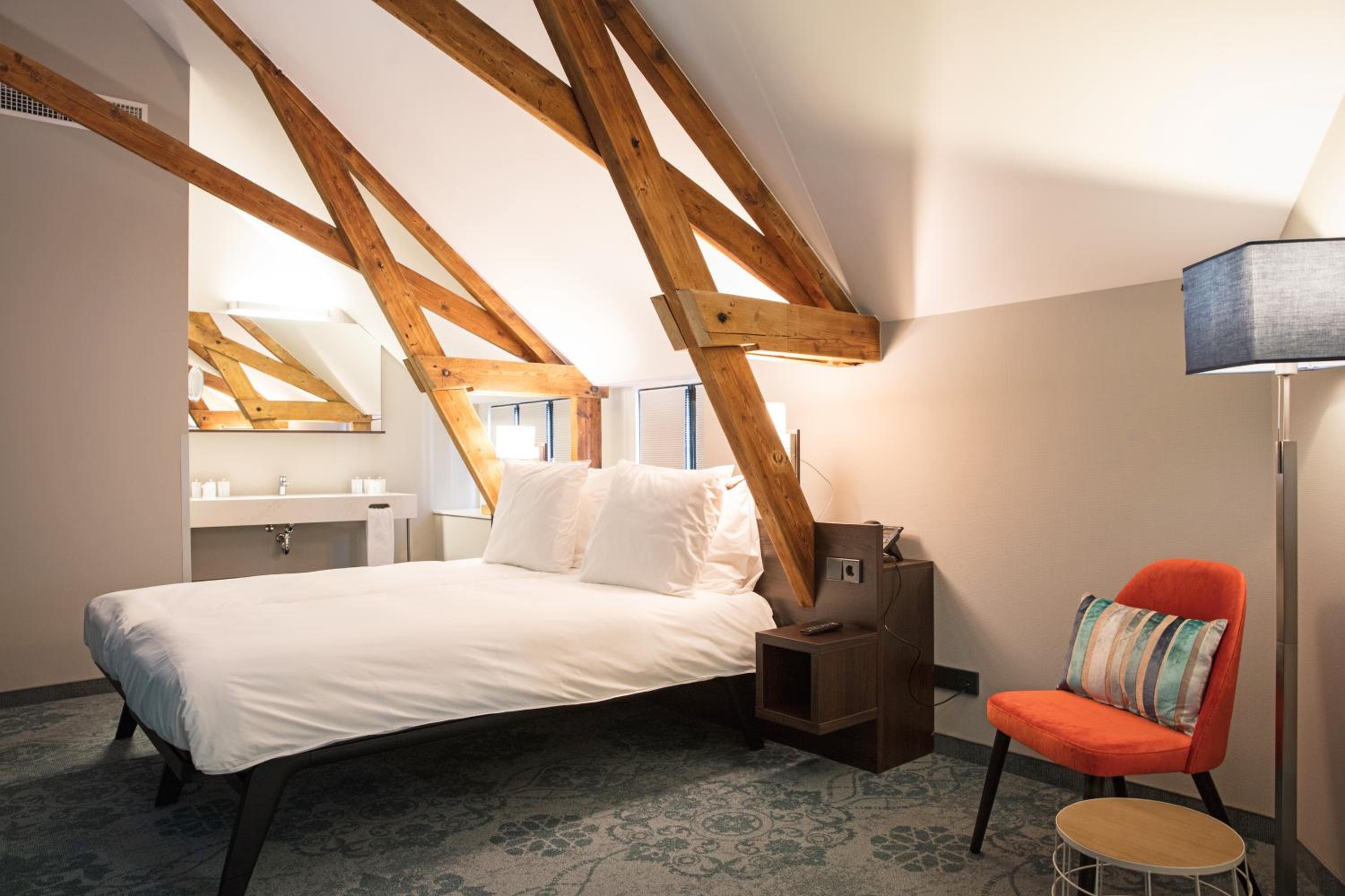 Deluxe Junior Suite photo 2